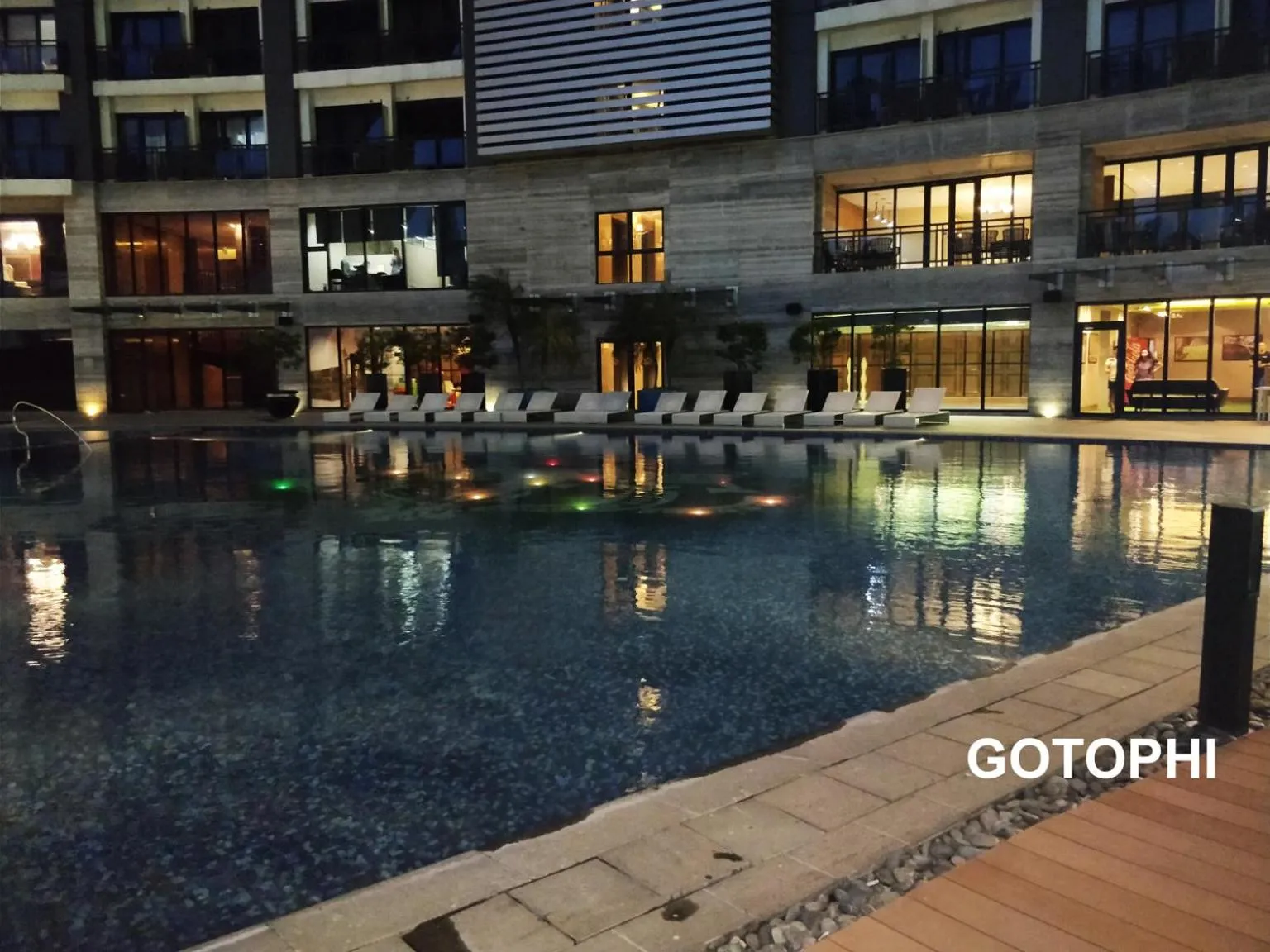 Night in The Knightsbridge Residences