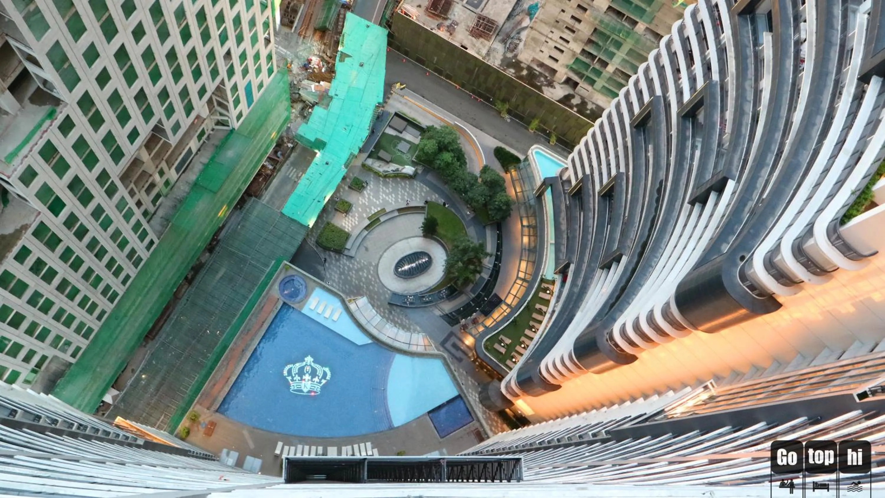 Day in The Knightsbridge Residences