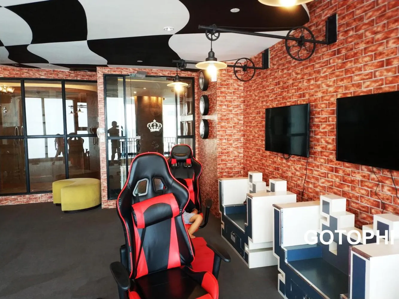 Game Room in The Knightsbridge Residences