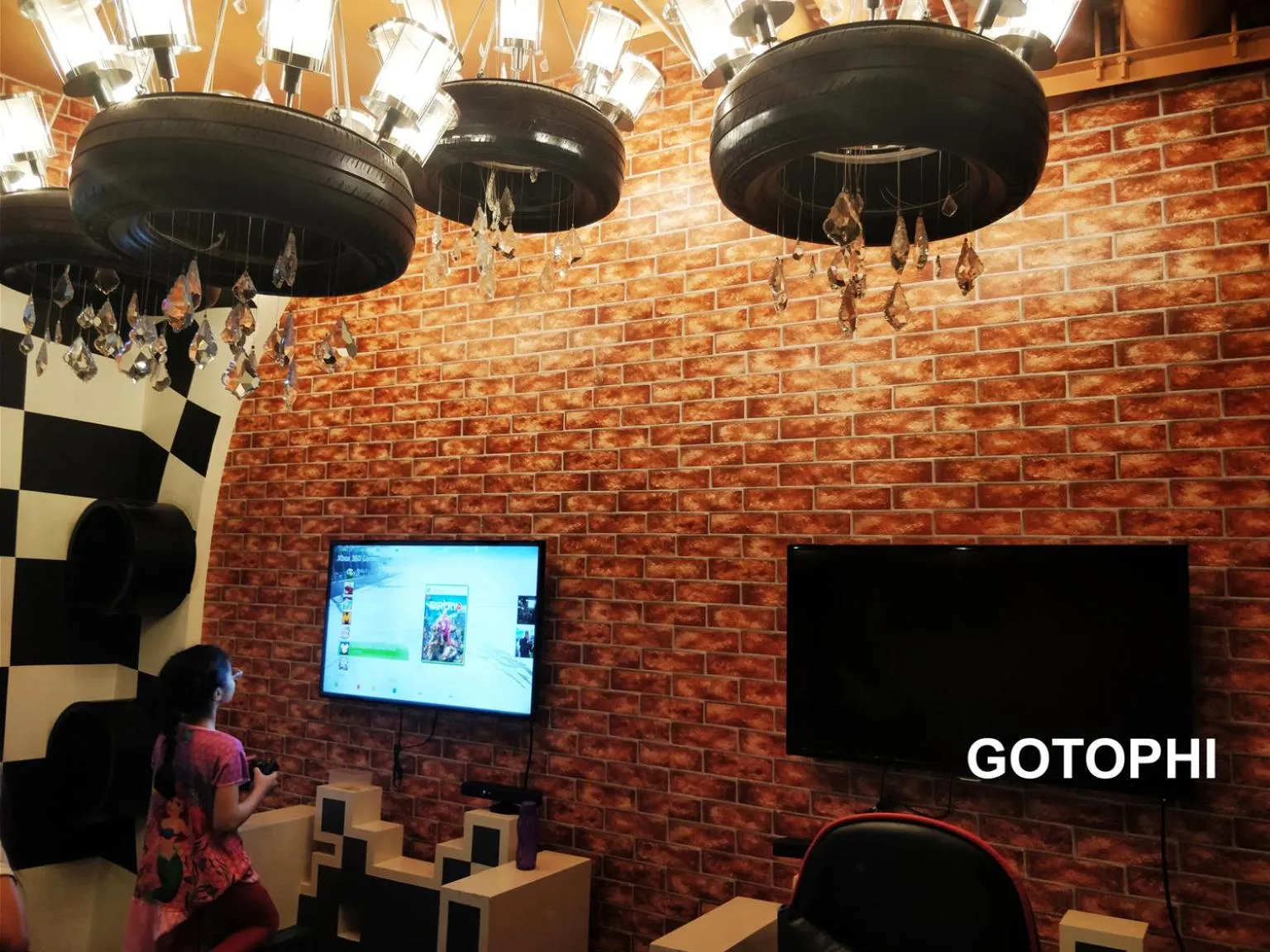 Game Room in The Knightsbridge Residences