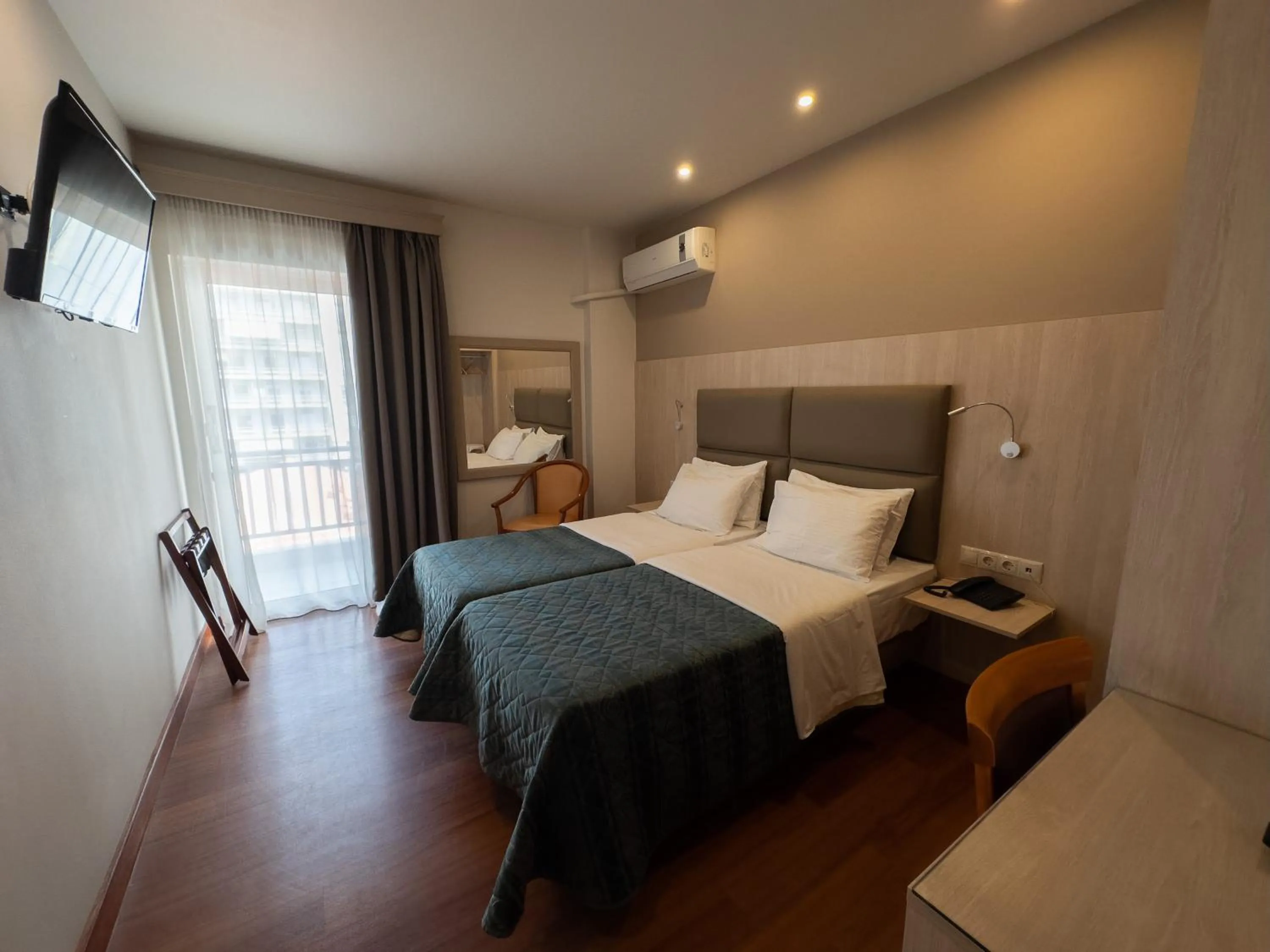 Bedroom, Bed in Anemoni Piraeus Hotel