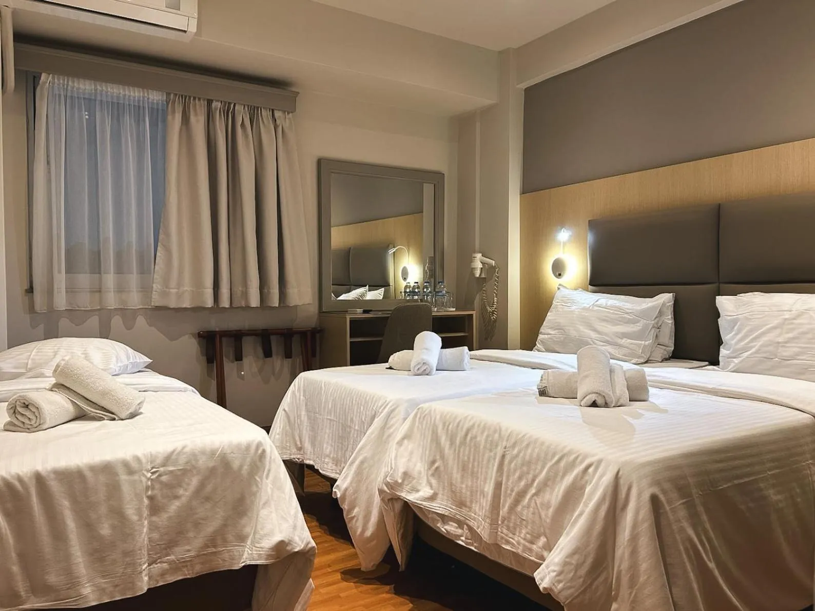 Bedroom, Bed in Anemoni Piraeus Hotel