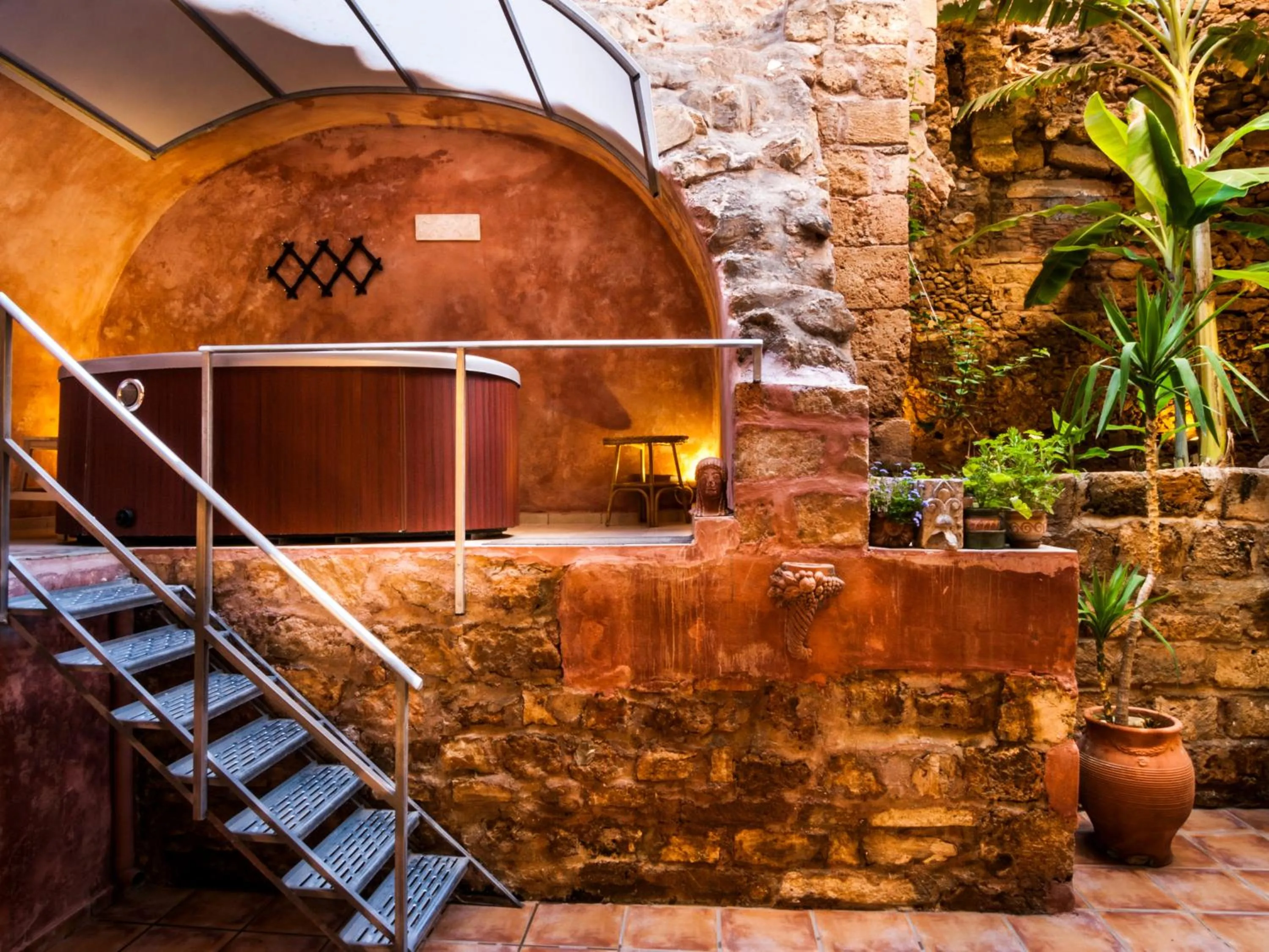 Hot Tub in Casa Kasteli