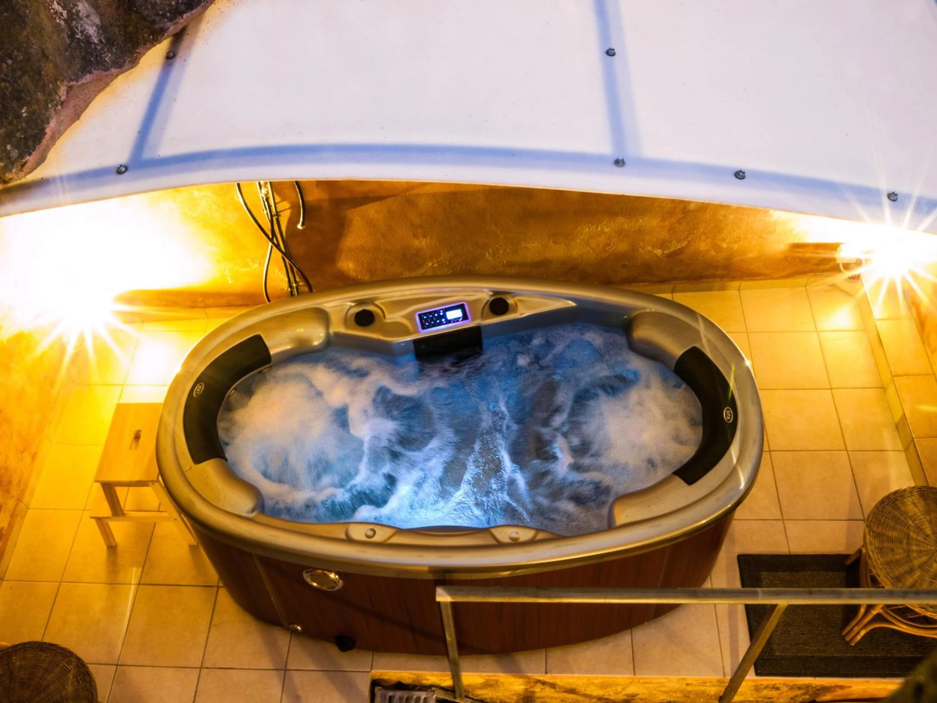 Hot Tub in Casa Kasteli