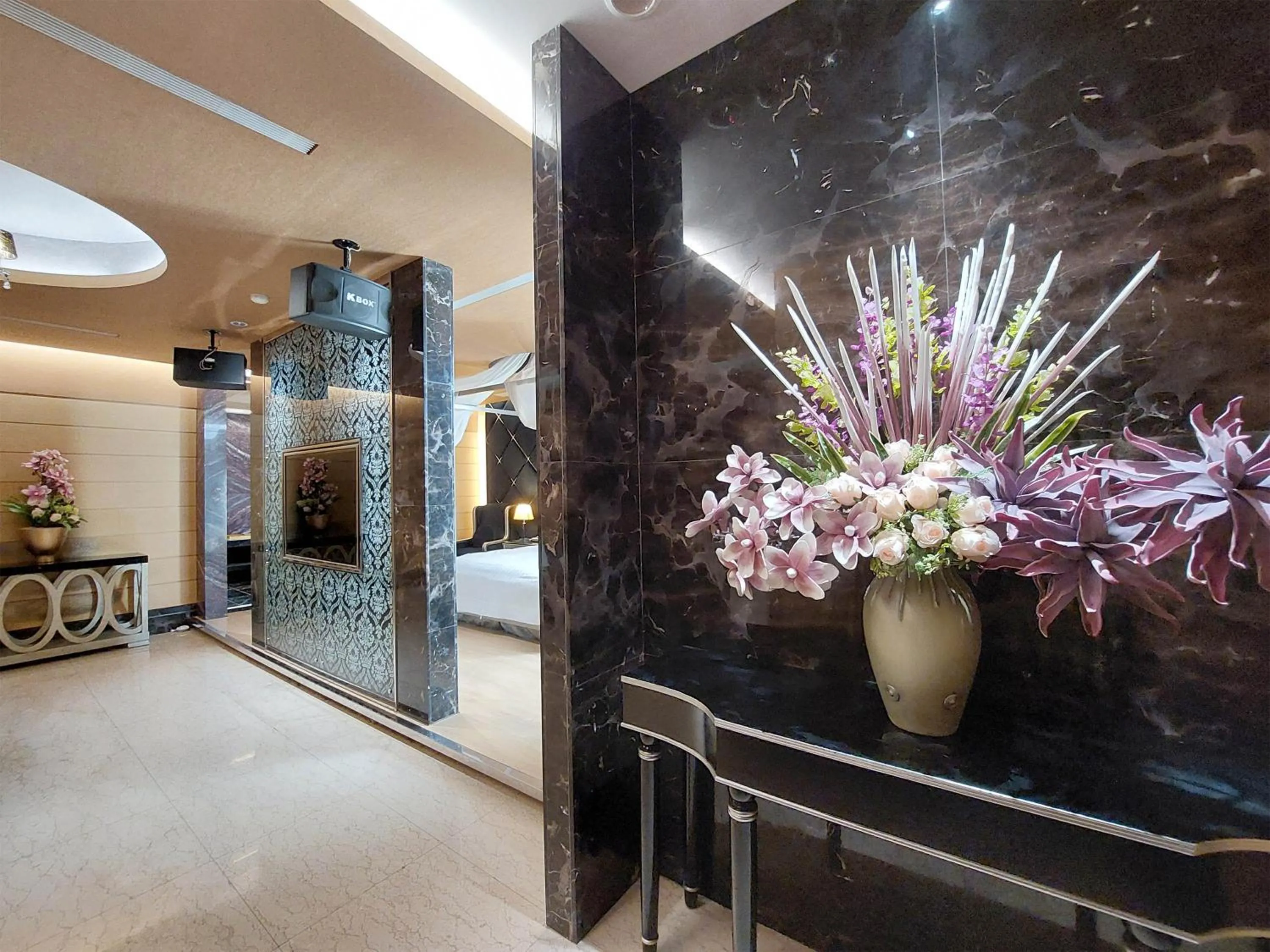 Living room in Elysees Motel