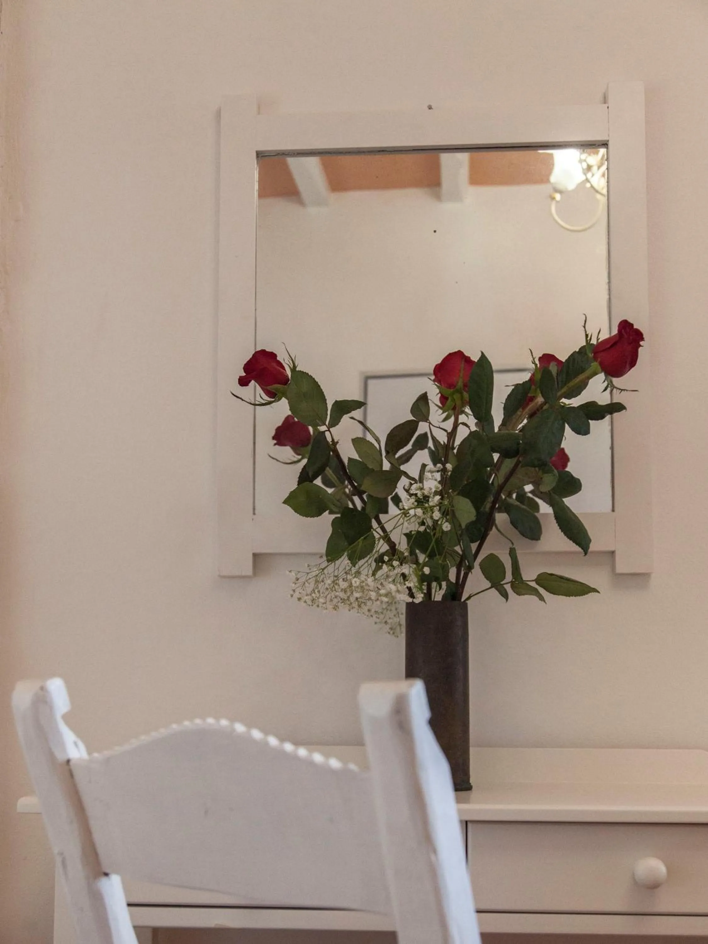 Decorative detail in KasteliSuites