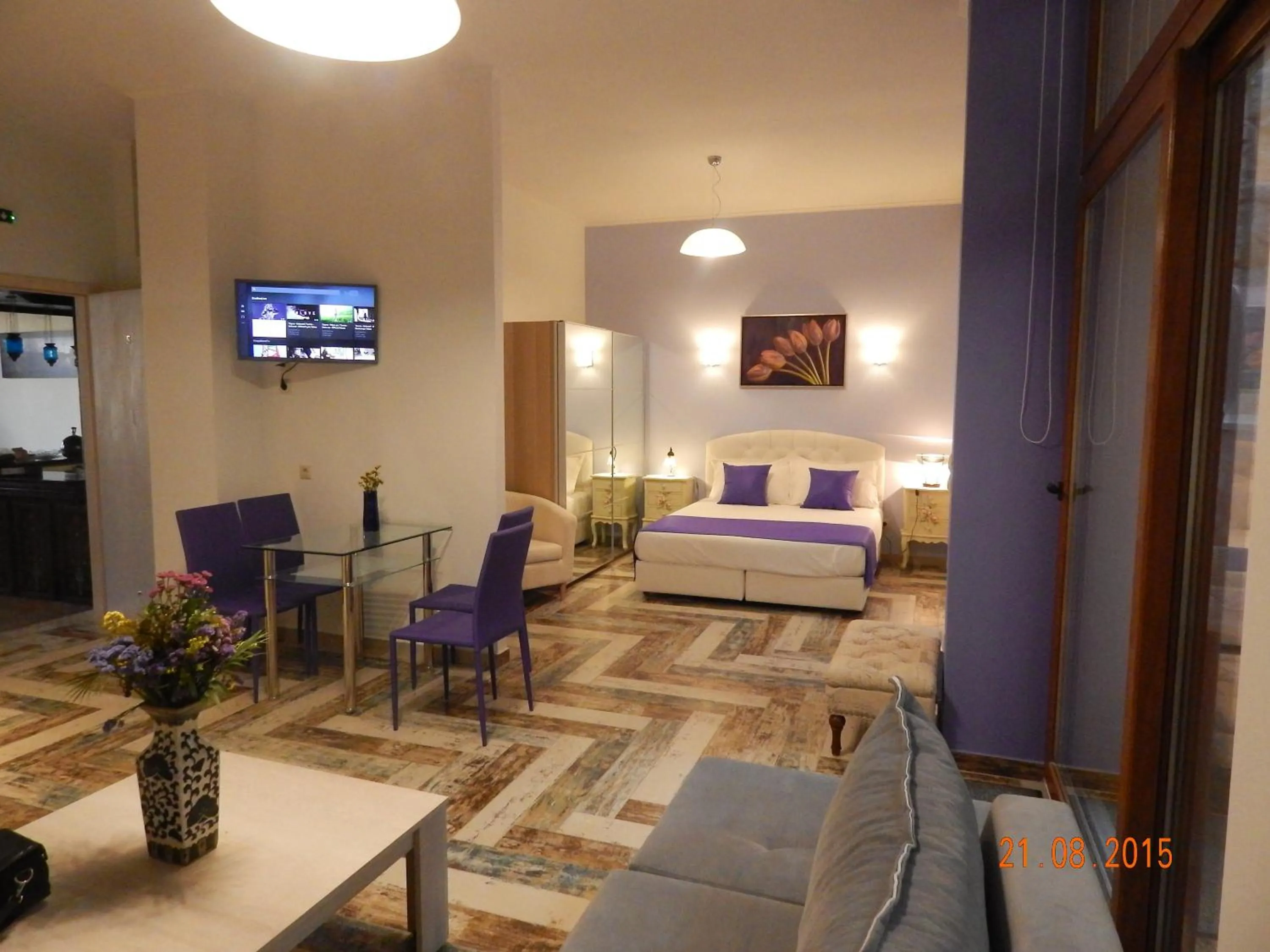 Bed in KasteliSuites