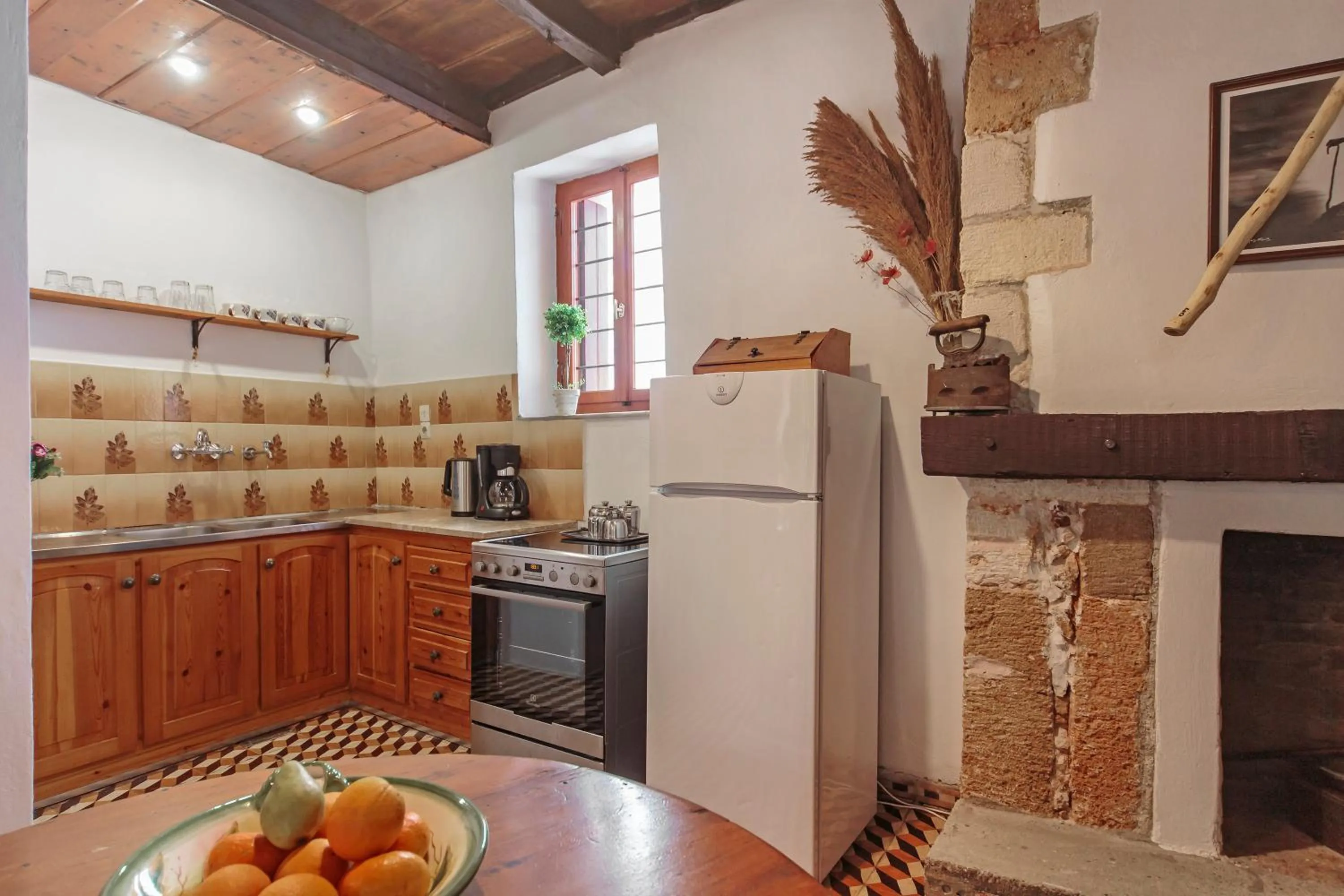 Kitchen or kitchenette in KasteliSuites