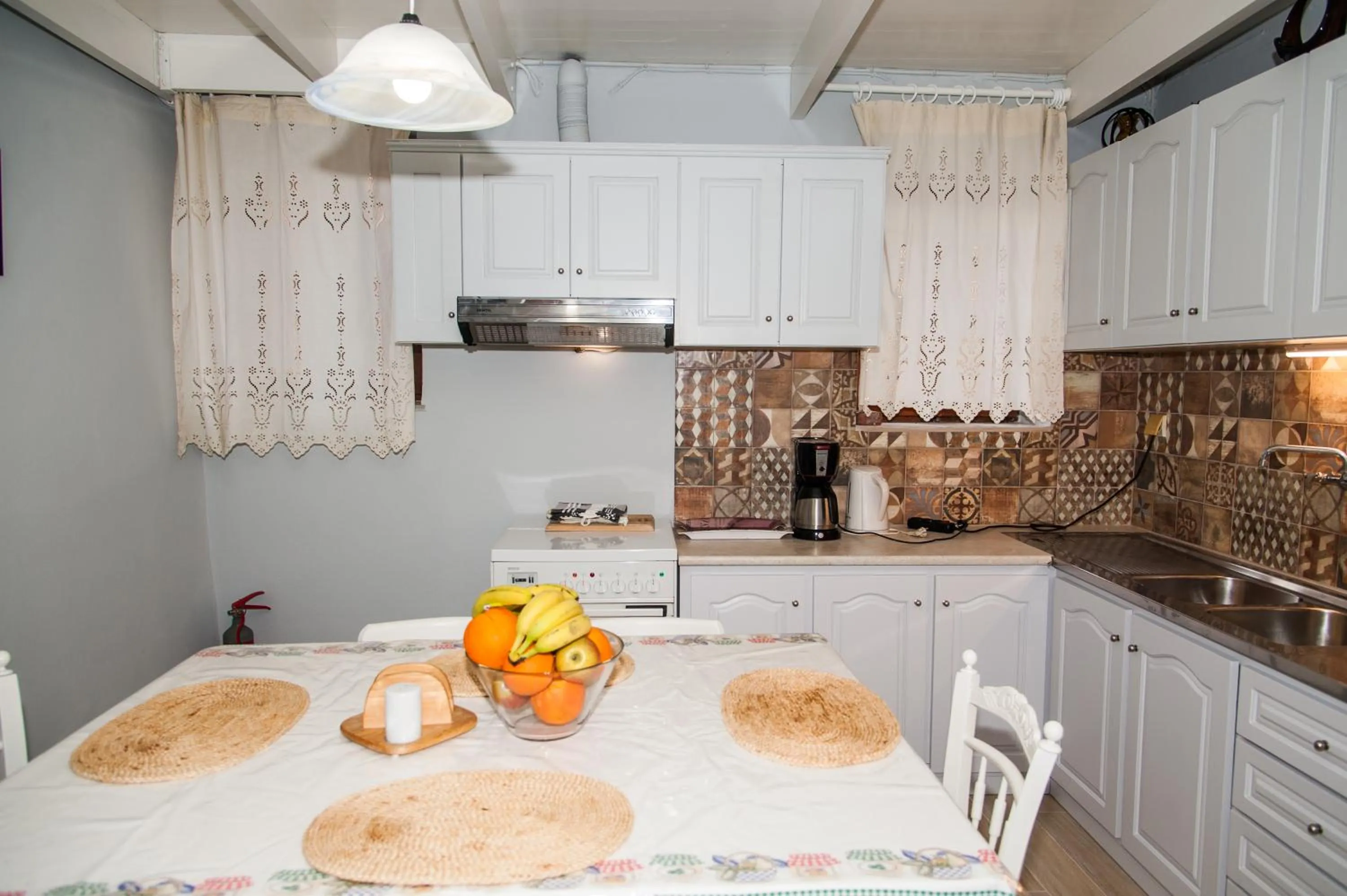 Kitchen or kitchenette in KasteliSuites