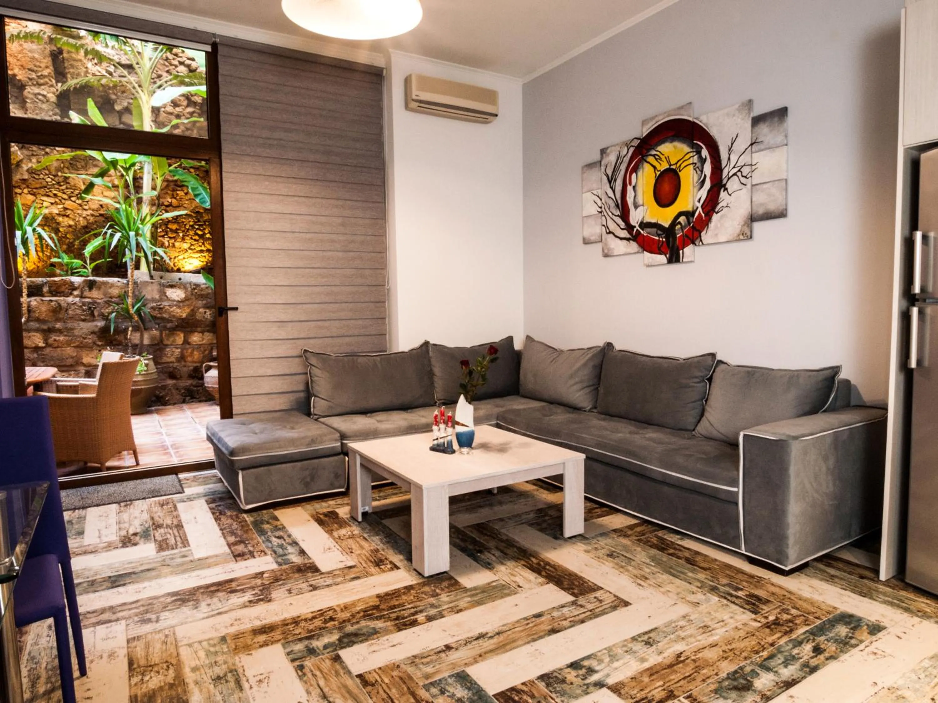 Seating area in KasteliSuites