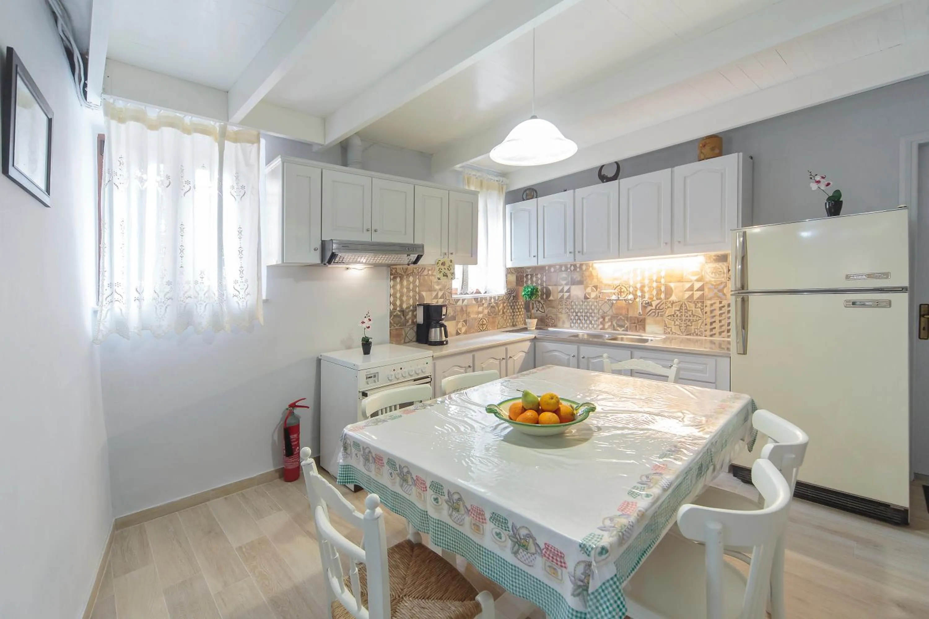 Kitchen or kitchenette in KasteliSuites