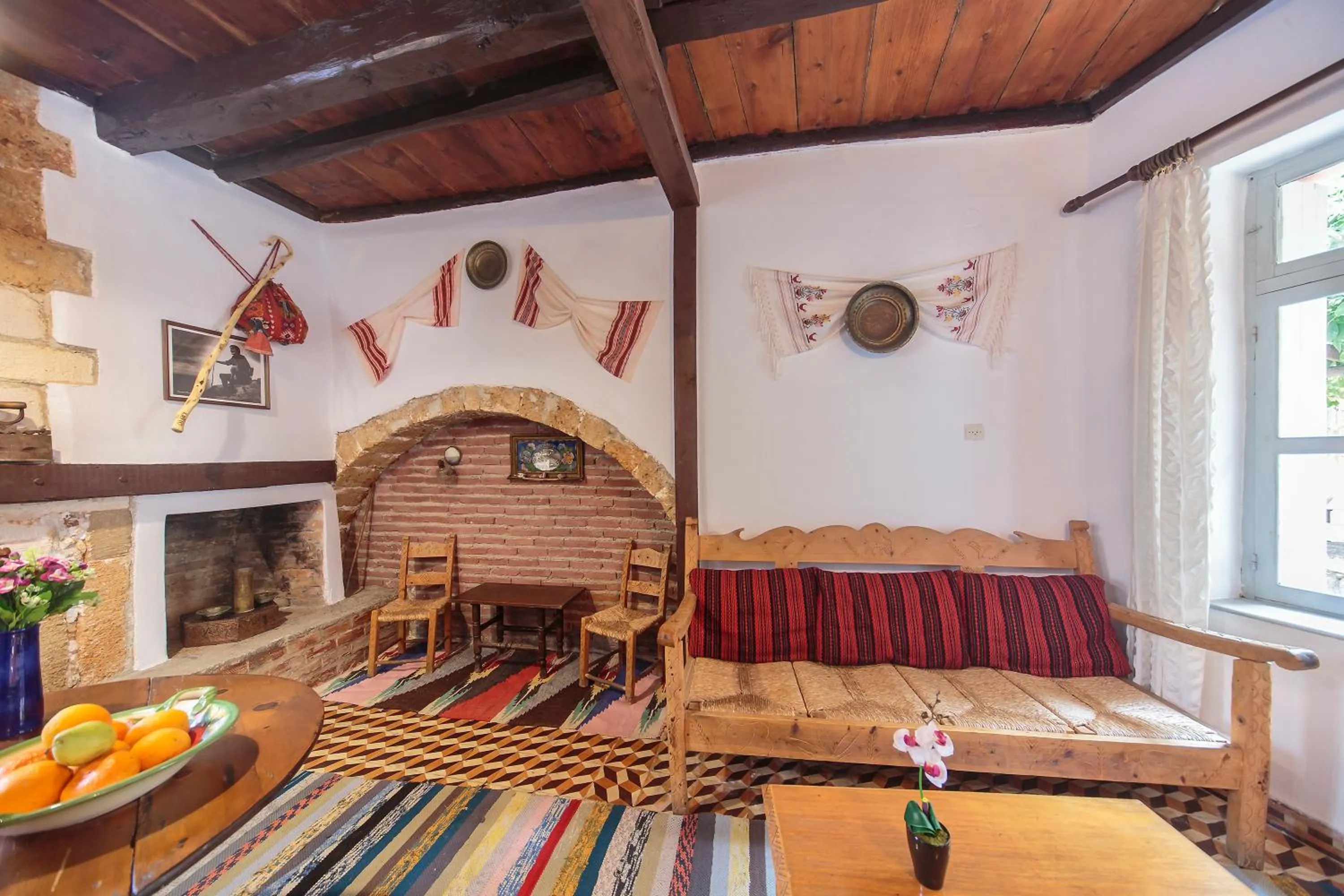 Seating area in KasteliSuites