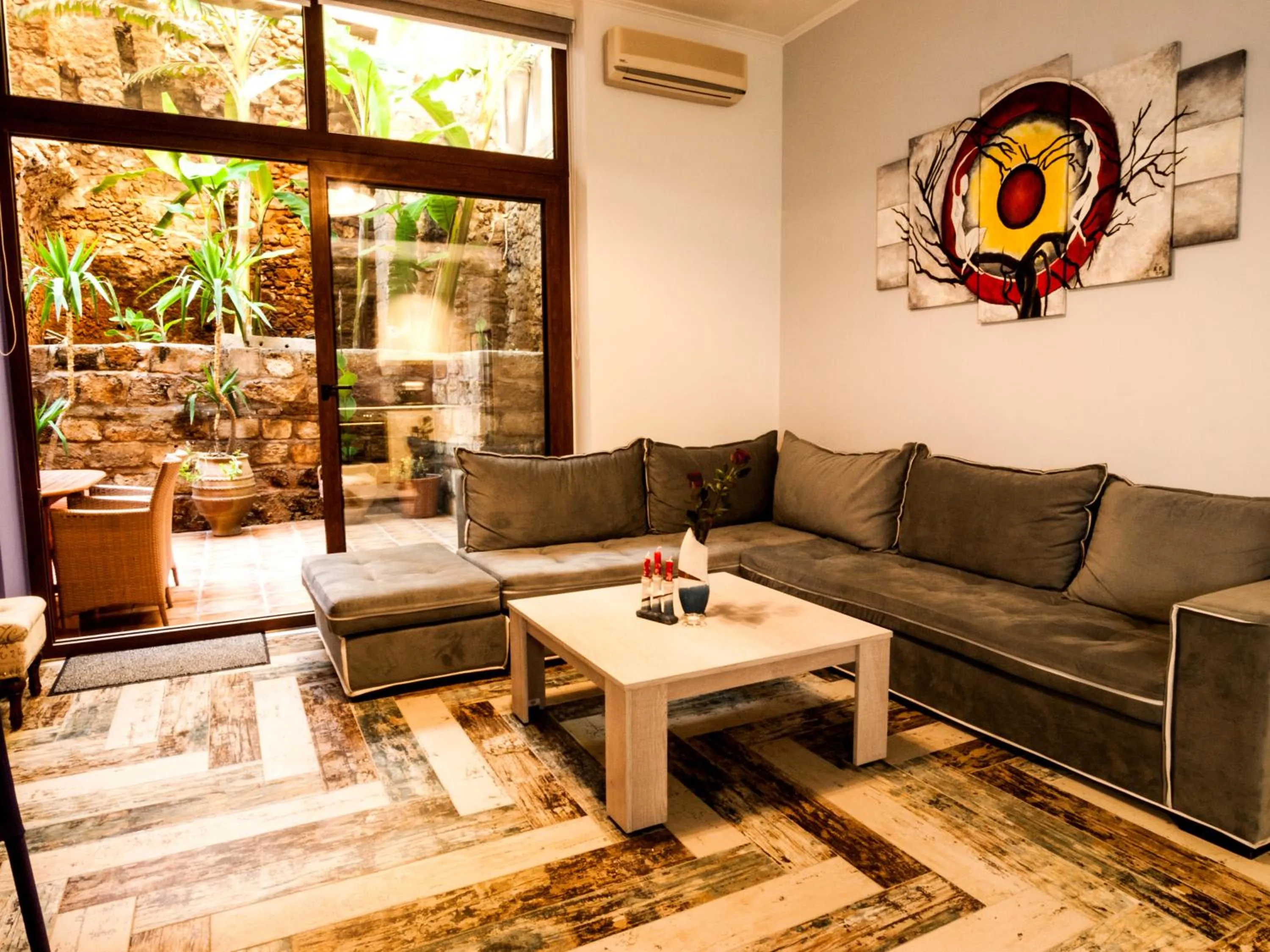 Living room in KasteliSuites