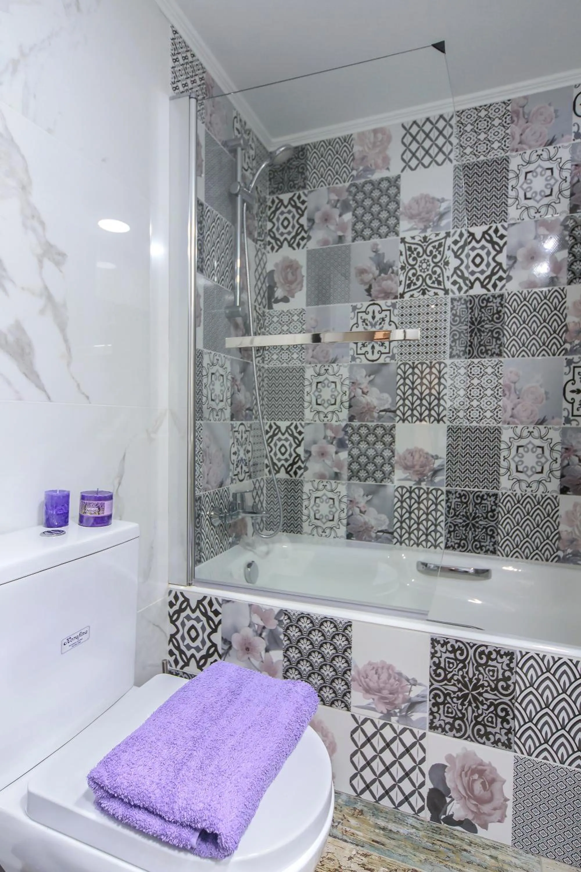 Bathroom in KasteliSuites