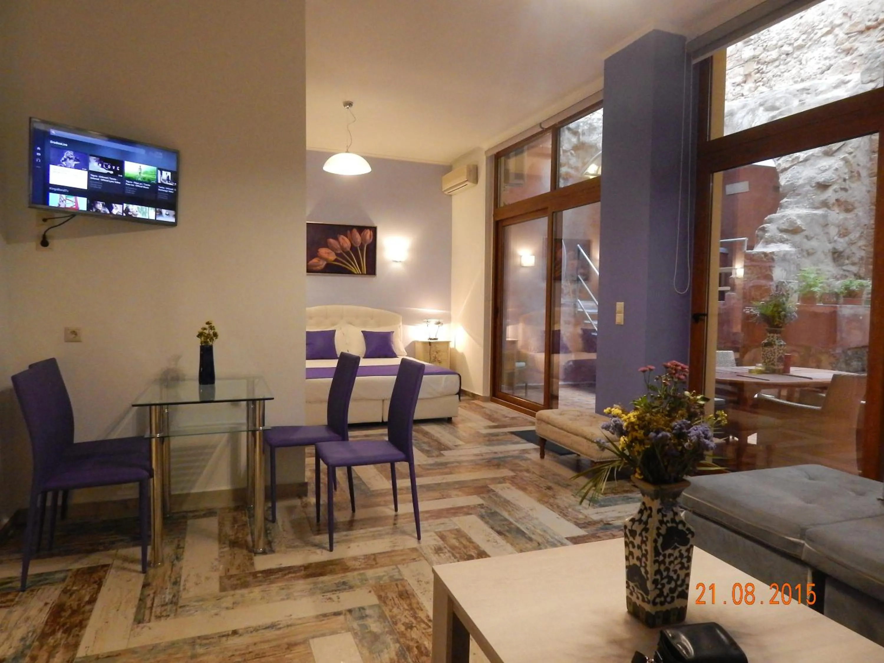 Coffee/tea facilities in KasteliSuites