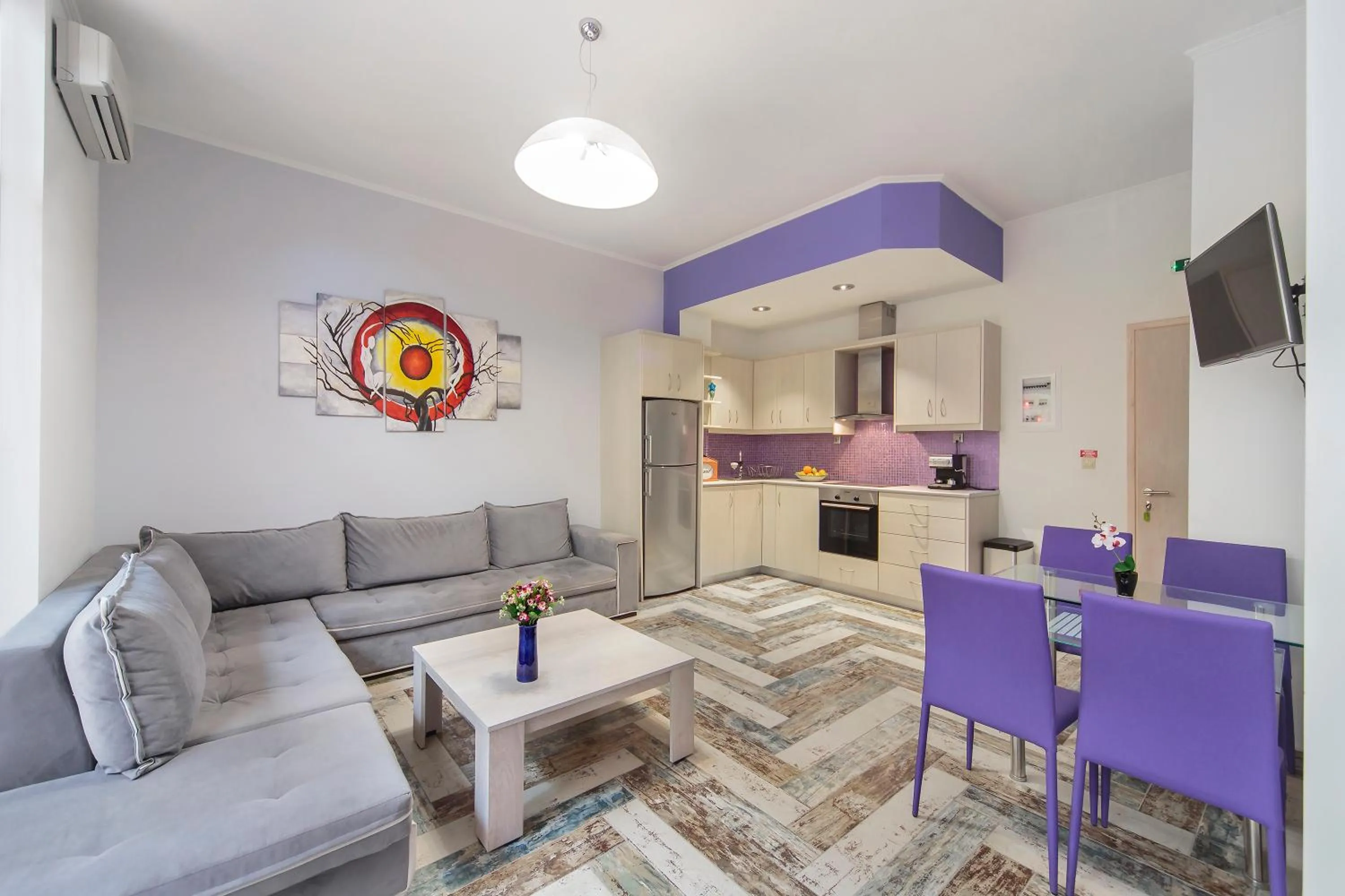 Kitchen or kitchenette in KasteliSuites