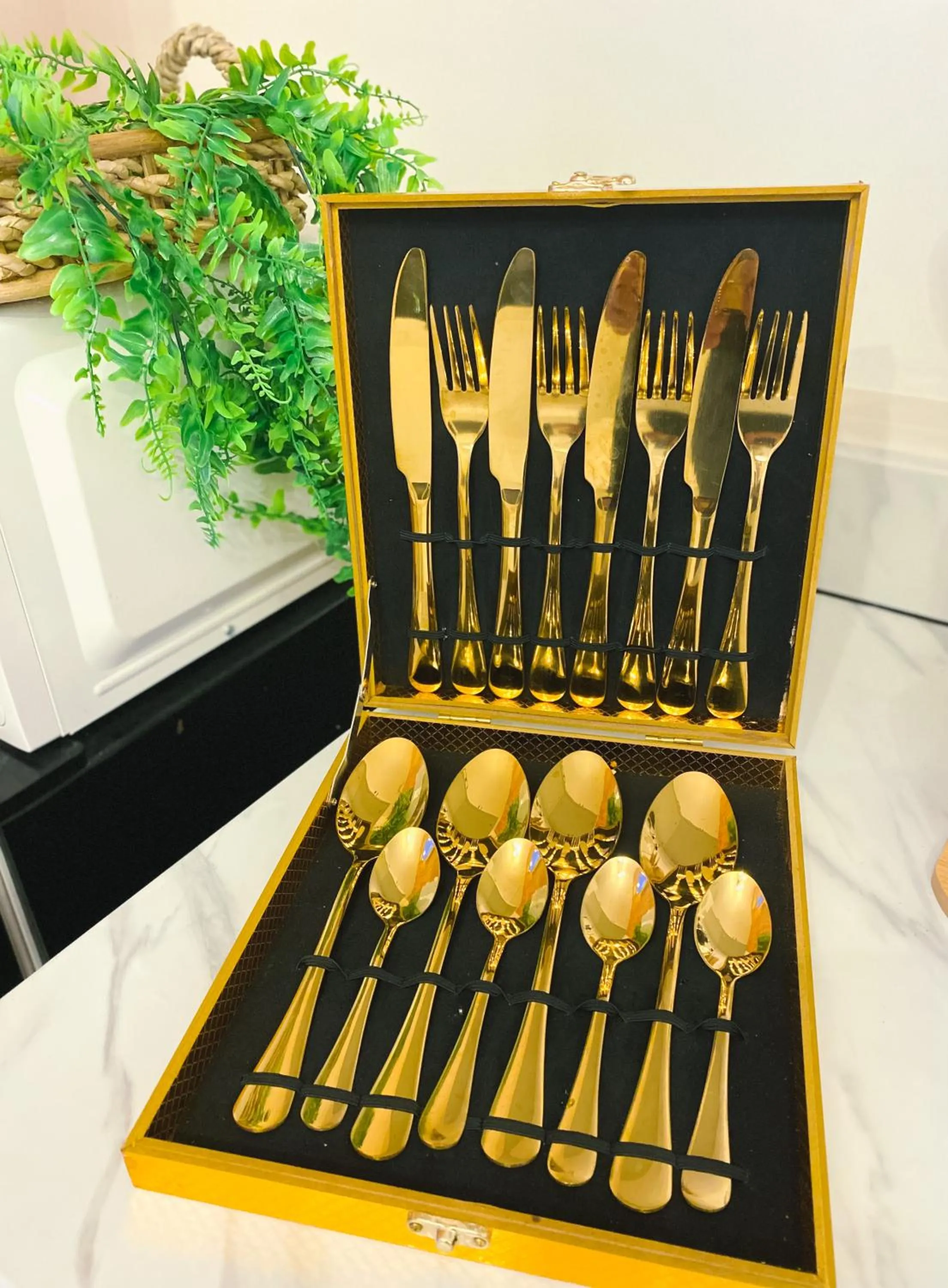 Food and drinks in Fully furnished condo in Quezon City