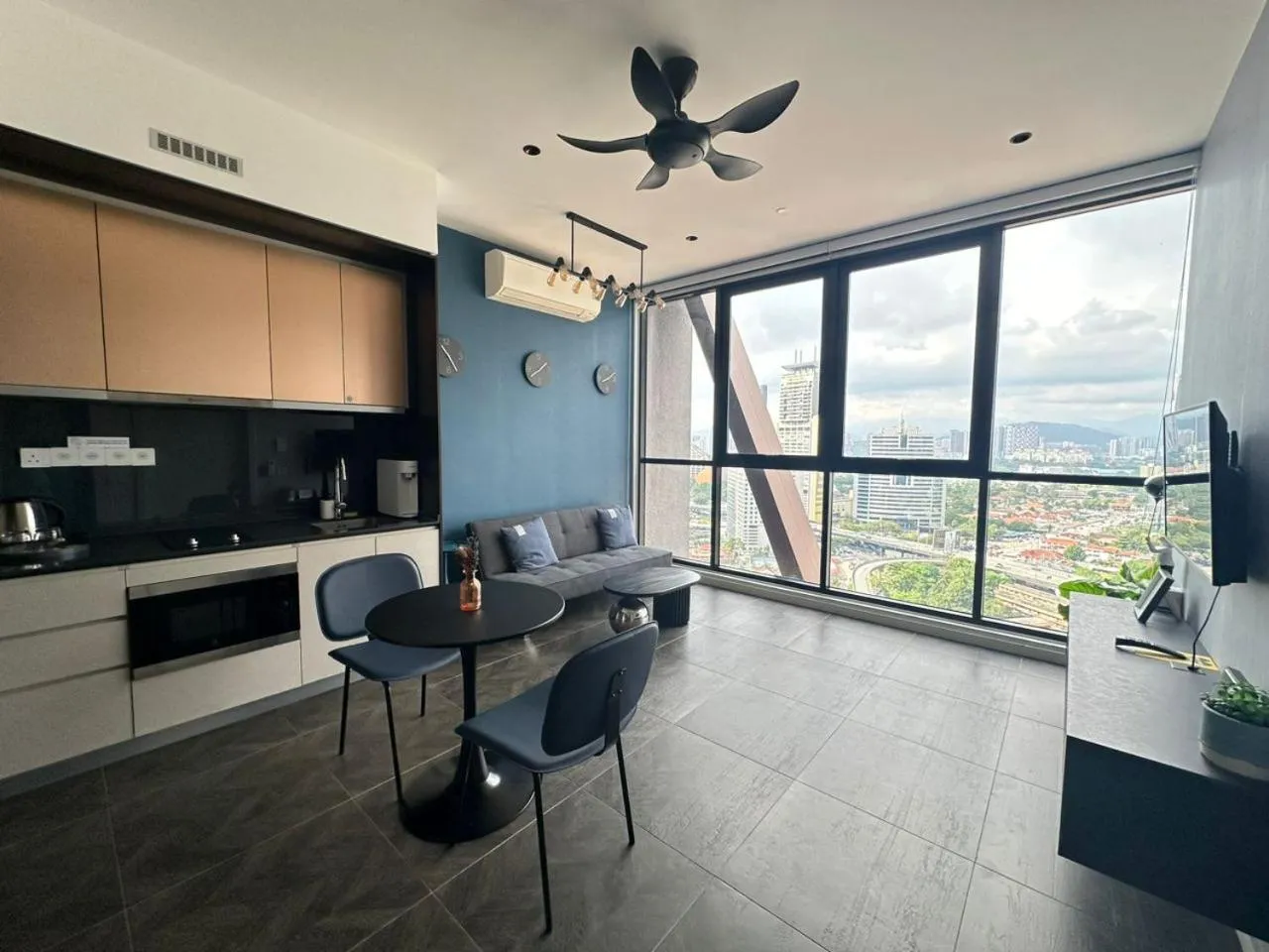 Kitchen or kitchenette in Scarletz Suites KLCC Twin Tower by Purple Orchid