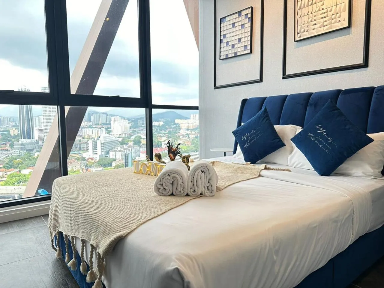 Bed in Scarletz Suites KLCC Twin Tower by Purple Orchid