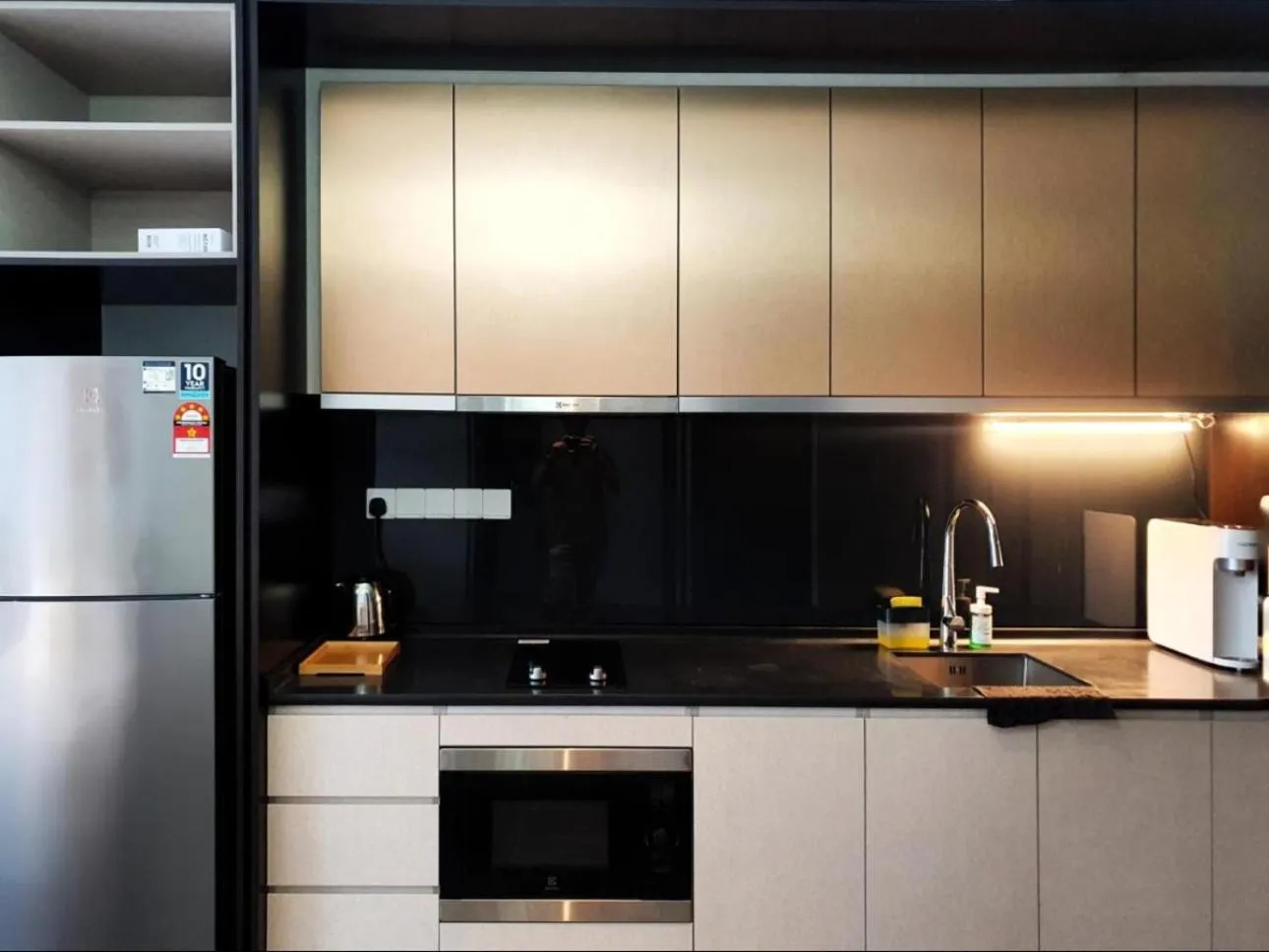 Kitchen or kitchenette in Scarletz Suites KLCC Twin Tower by Purple Orchid