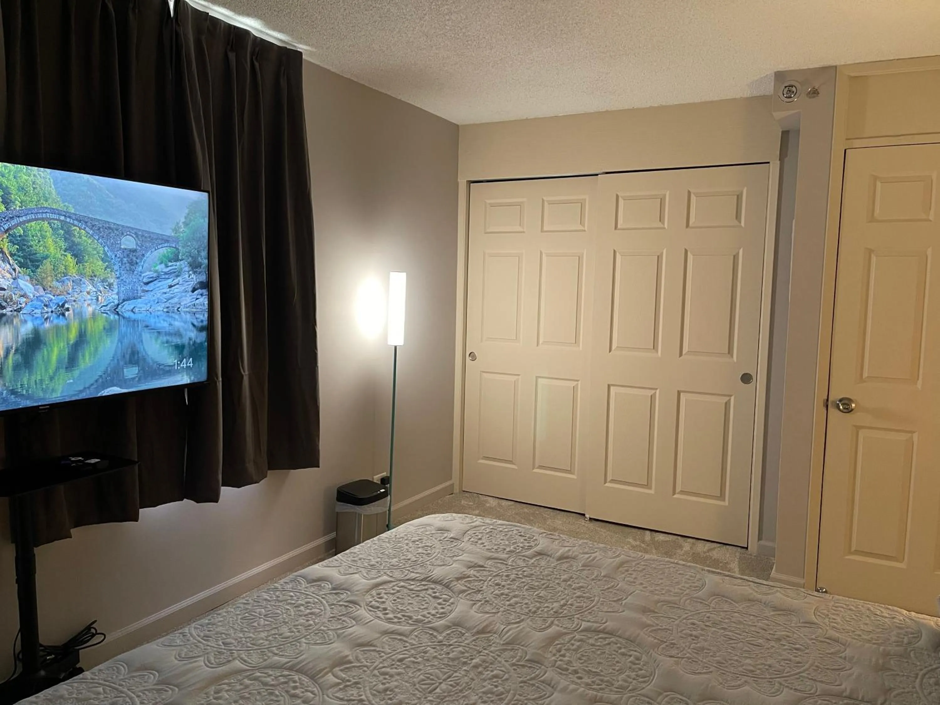 Bedroom, Bed in Waikiki Sunset Free Parking