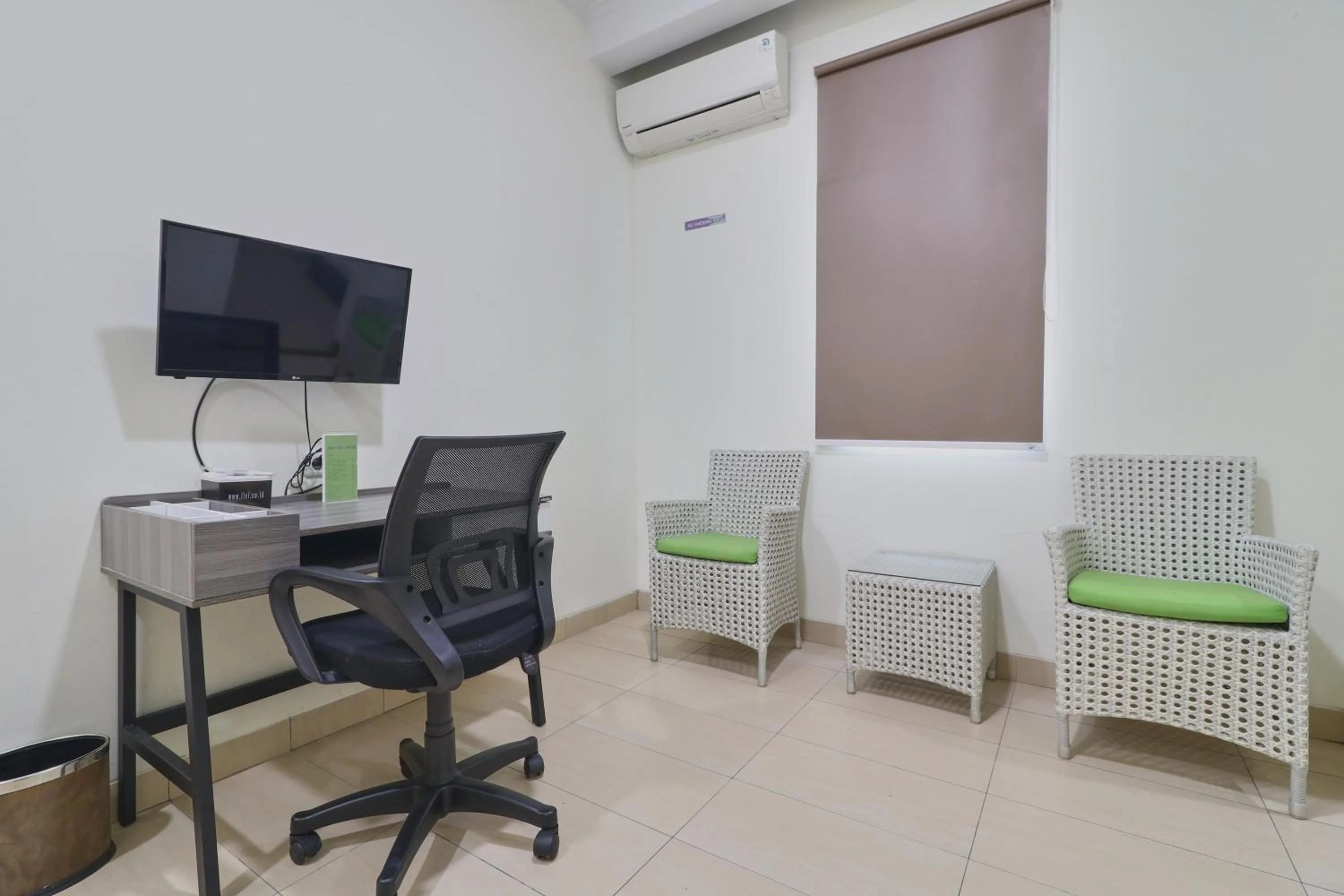 Seating area in Aranis Hotel