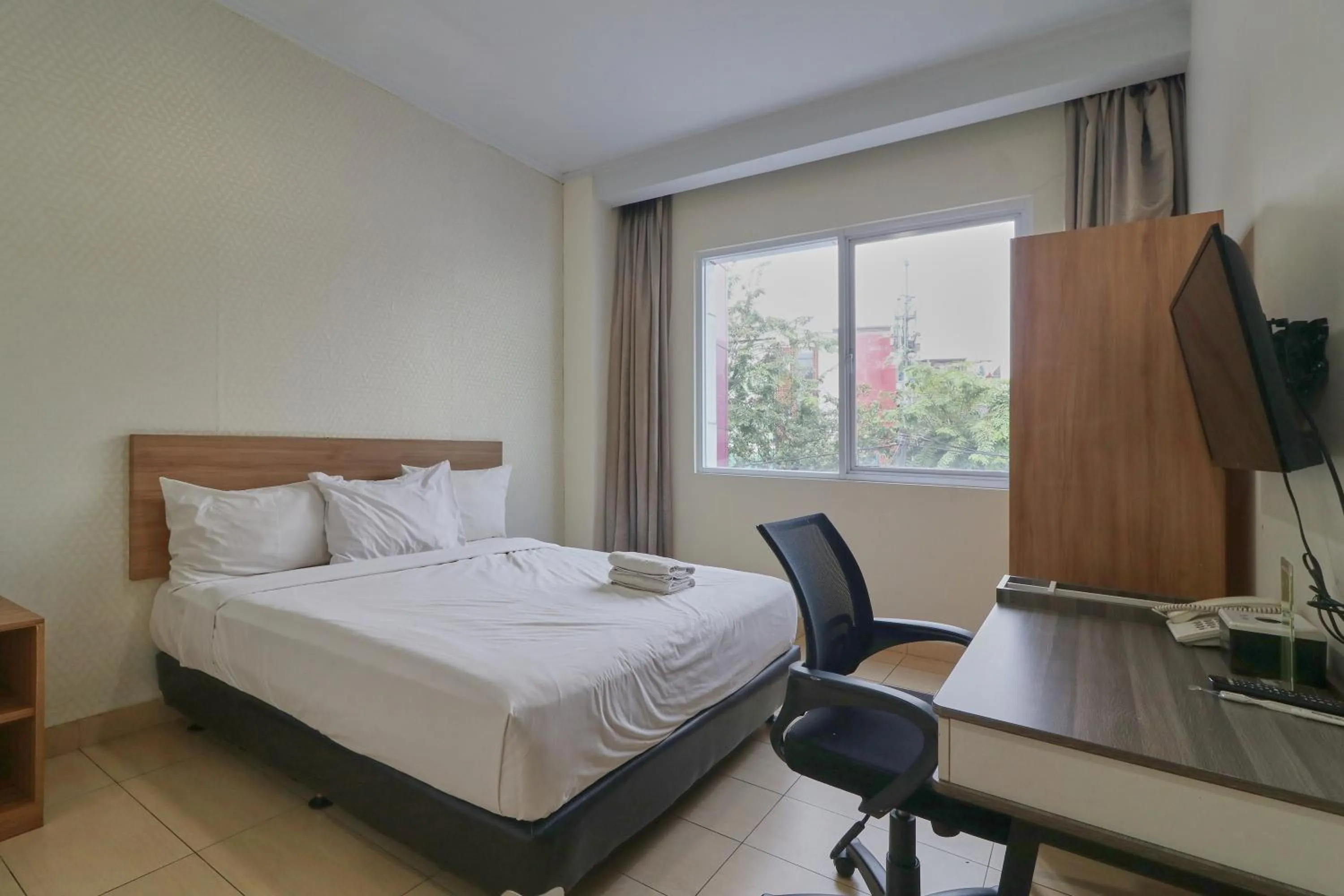 Bedroom in Aranis Hotel