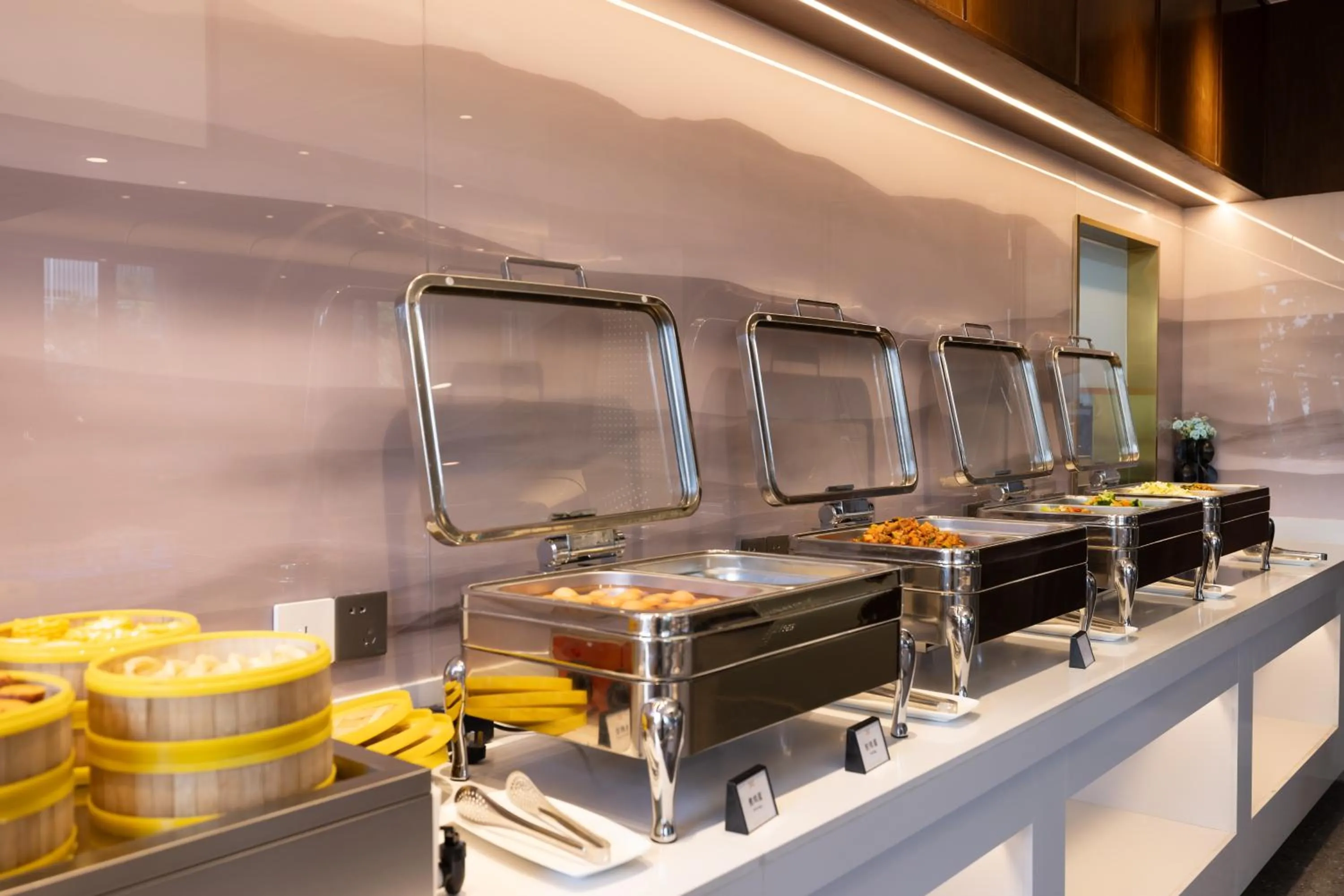 Buffet breakfast in Nost algia S Hotel Beijing Liangxiang University Town