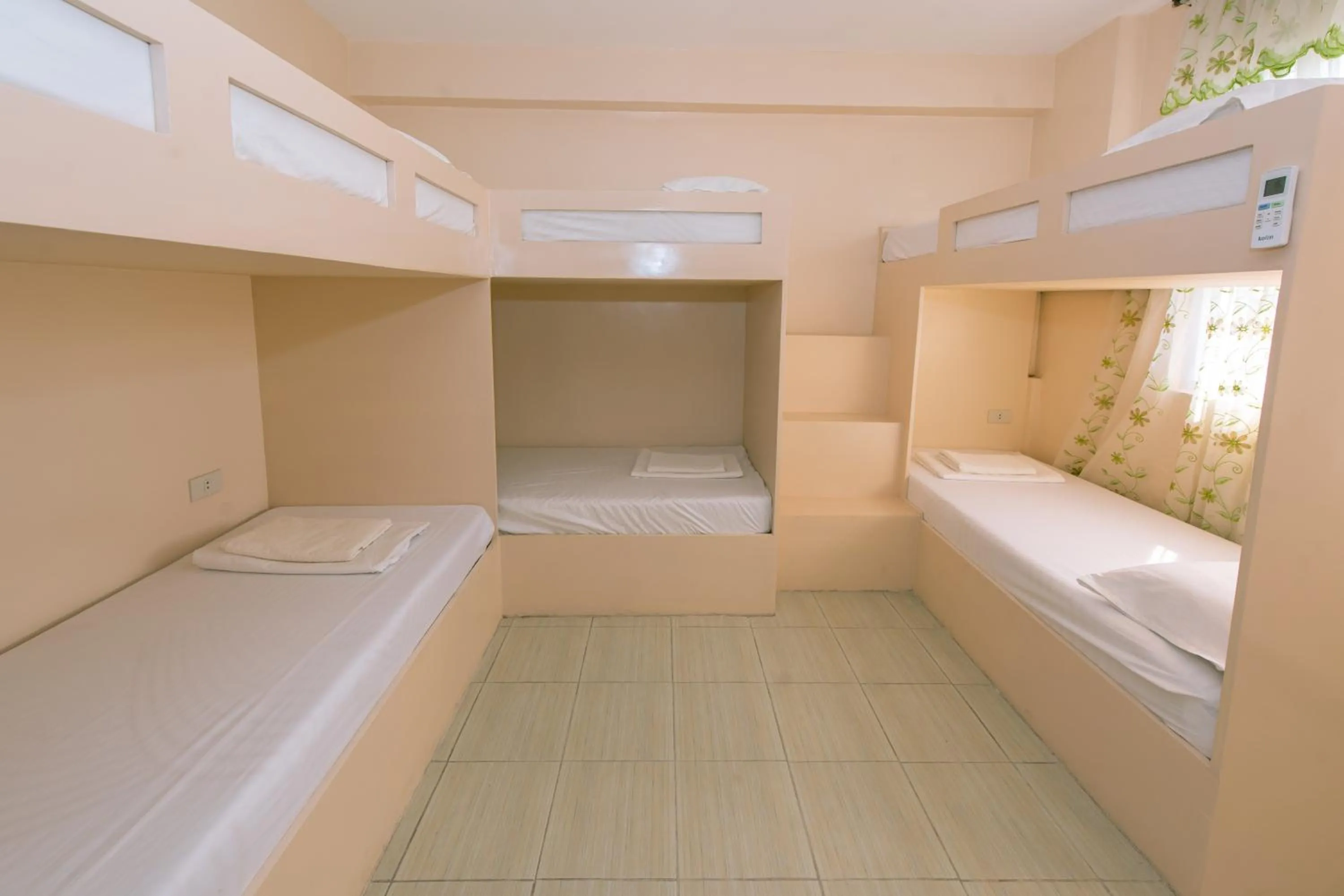 Bed in FB Budgetel Suites