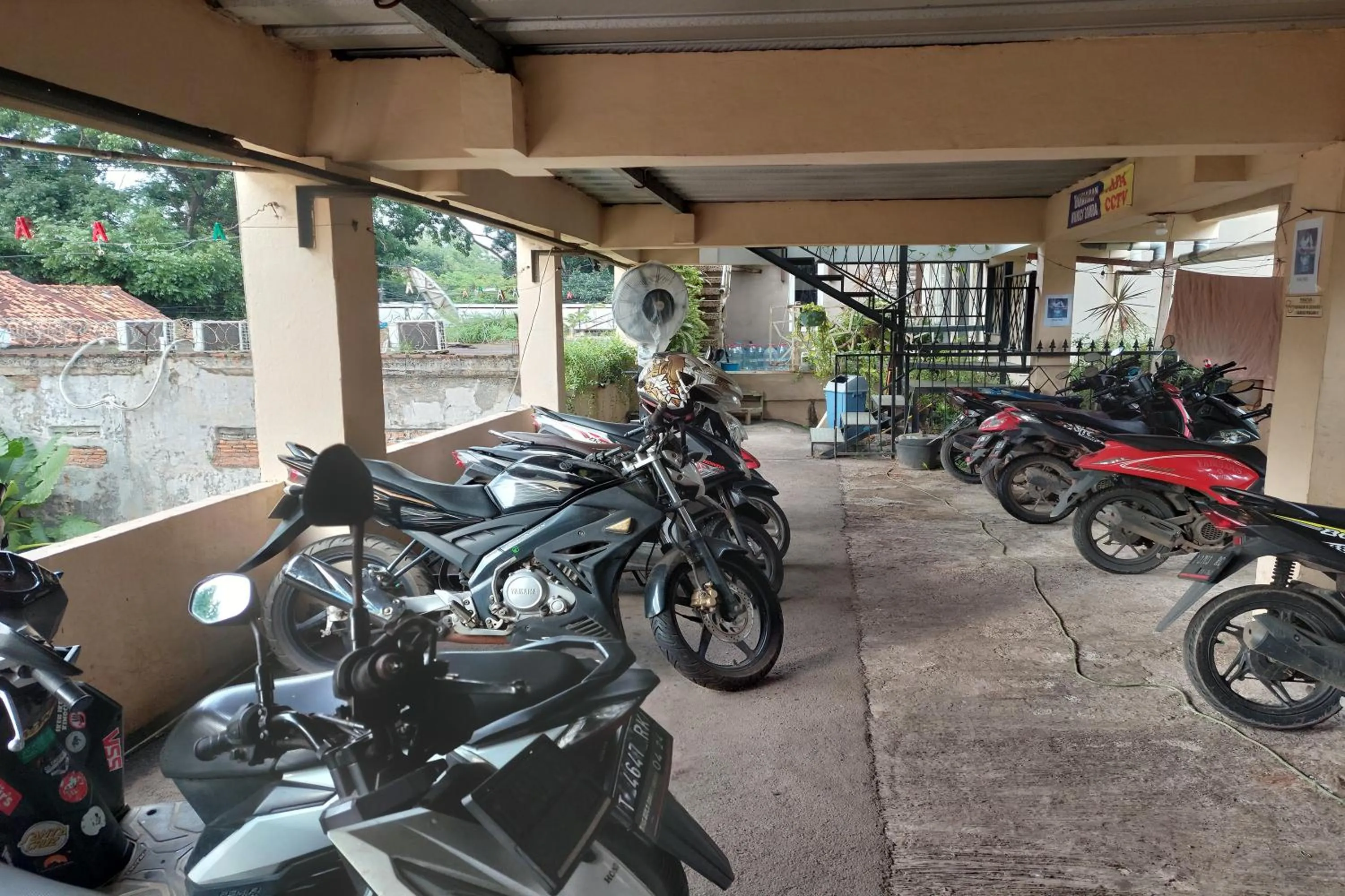 Parking in Pondok Sabaraya Haji Juanda Cikampek Purwakarta
