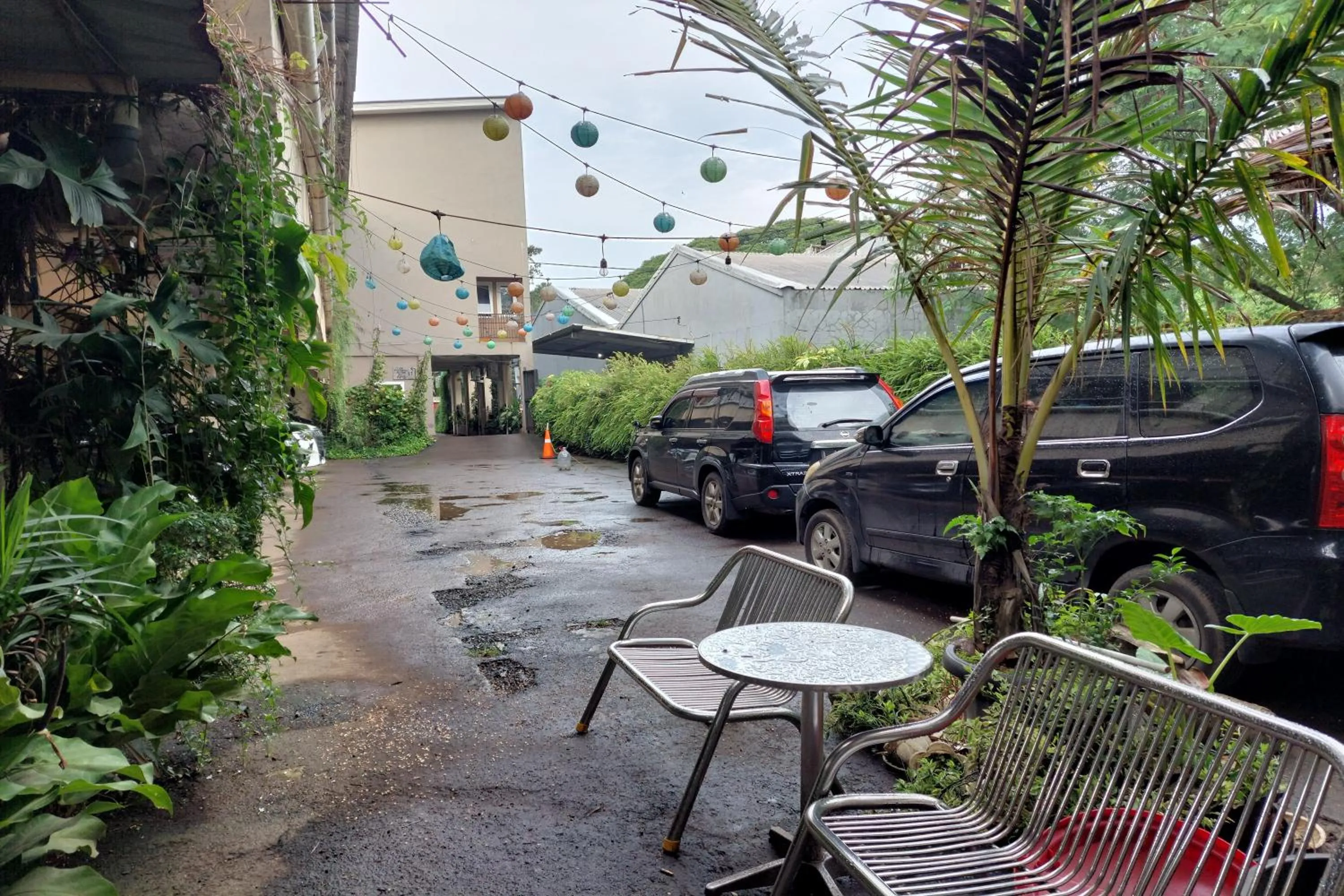 Parking in Pondok Sabaraya Haji Juanda Cikampek Purwakarta