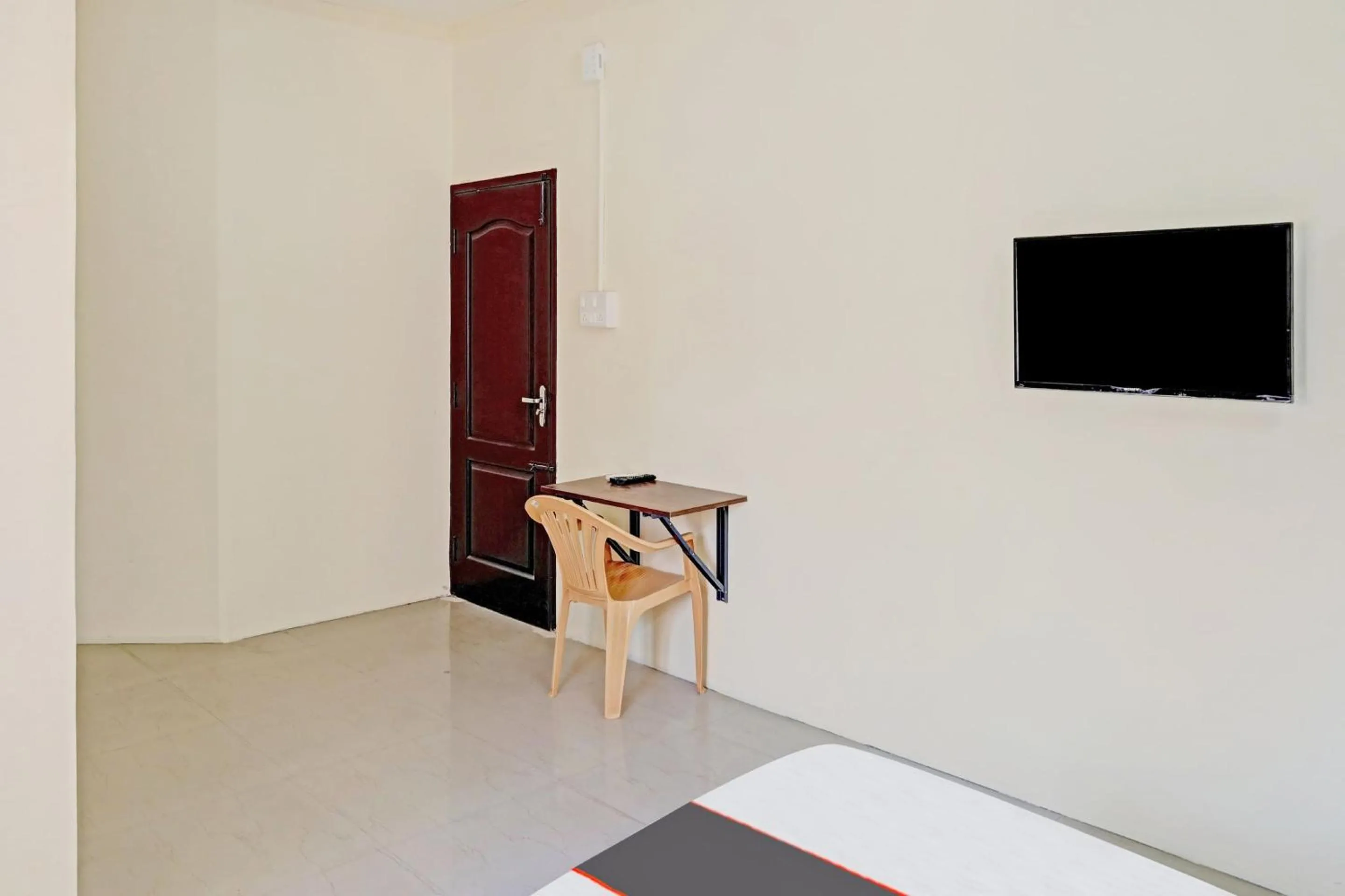 Bedroom in Collection O Orchid Residency Medavakkam