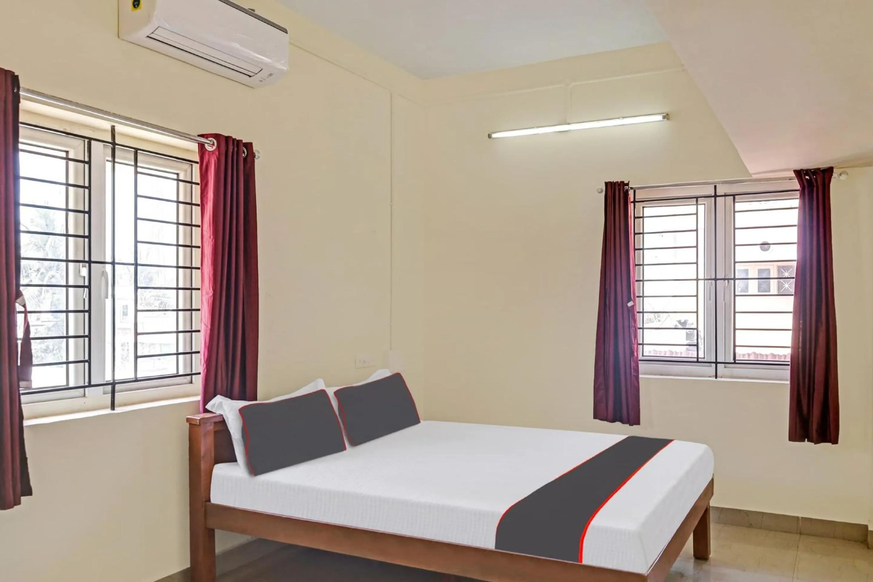 Bedroom, Bed in Collection O Orchid Residency Medavakkam