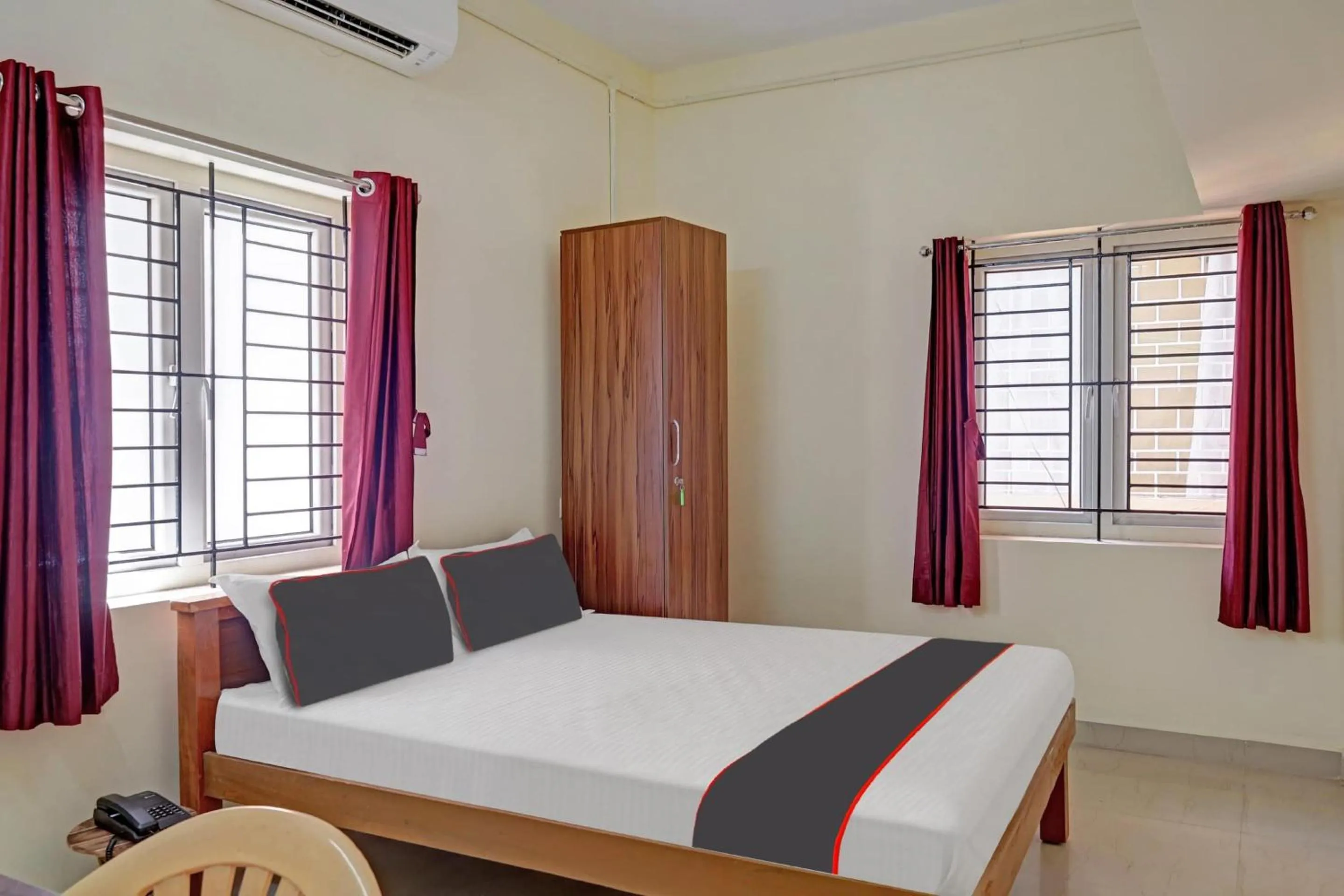Bedroom, Bed in Collection O Orchid Residency Medavakkam