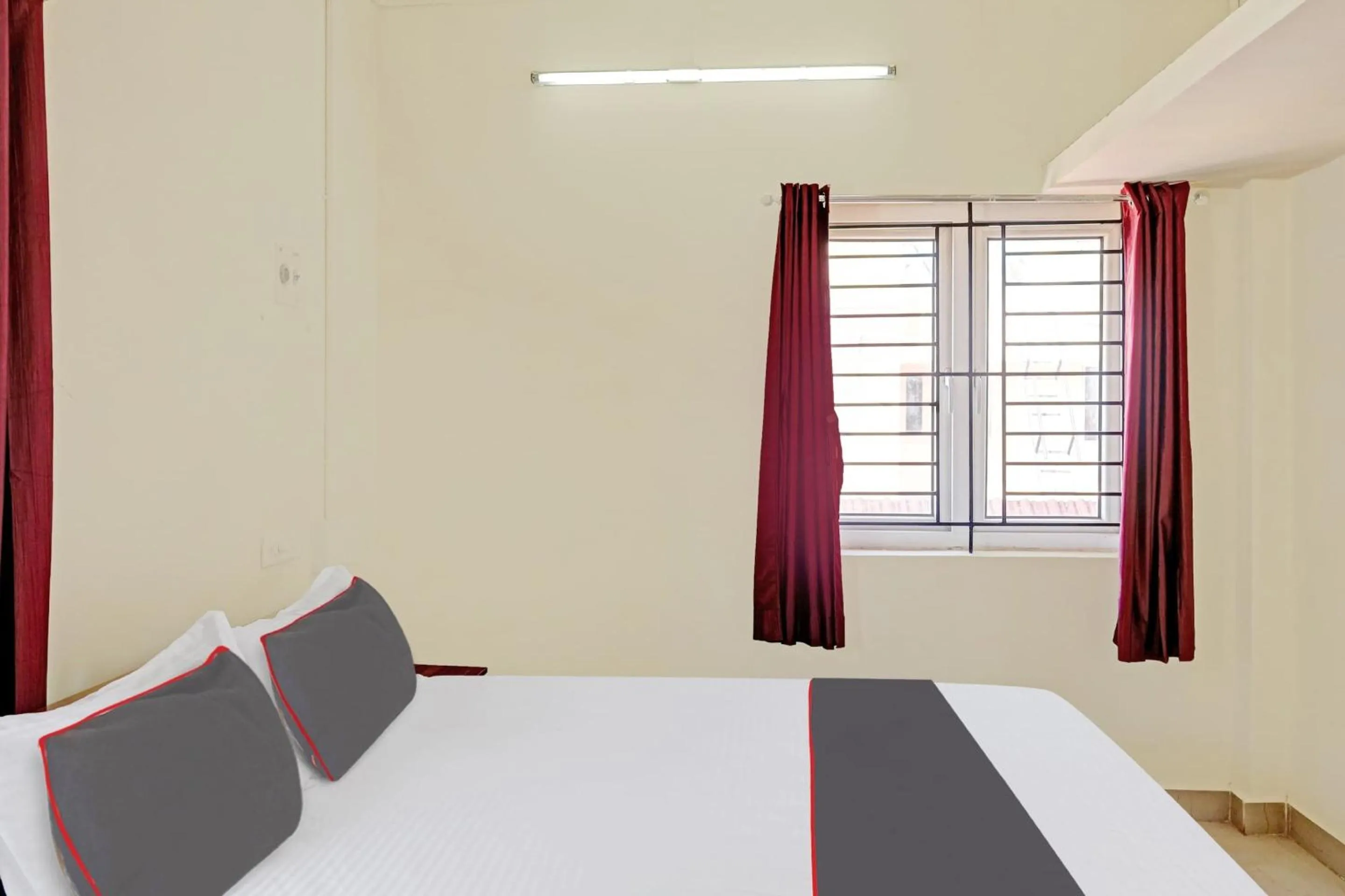 Bedroom, Bed in Collection O Orchid Residency Medavakkam