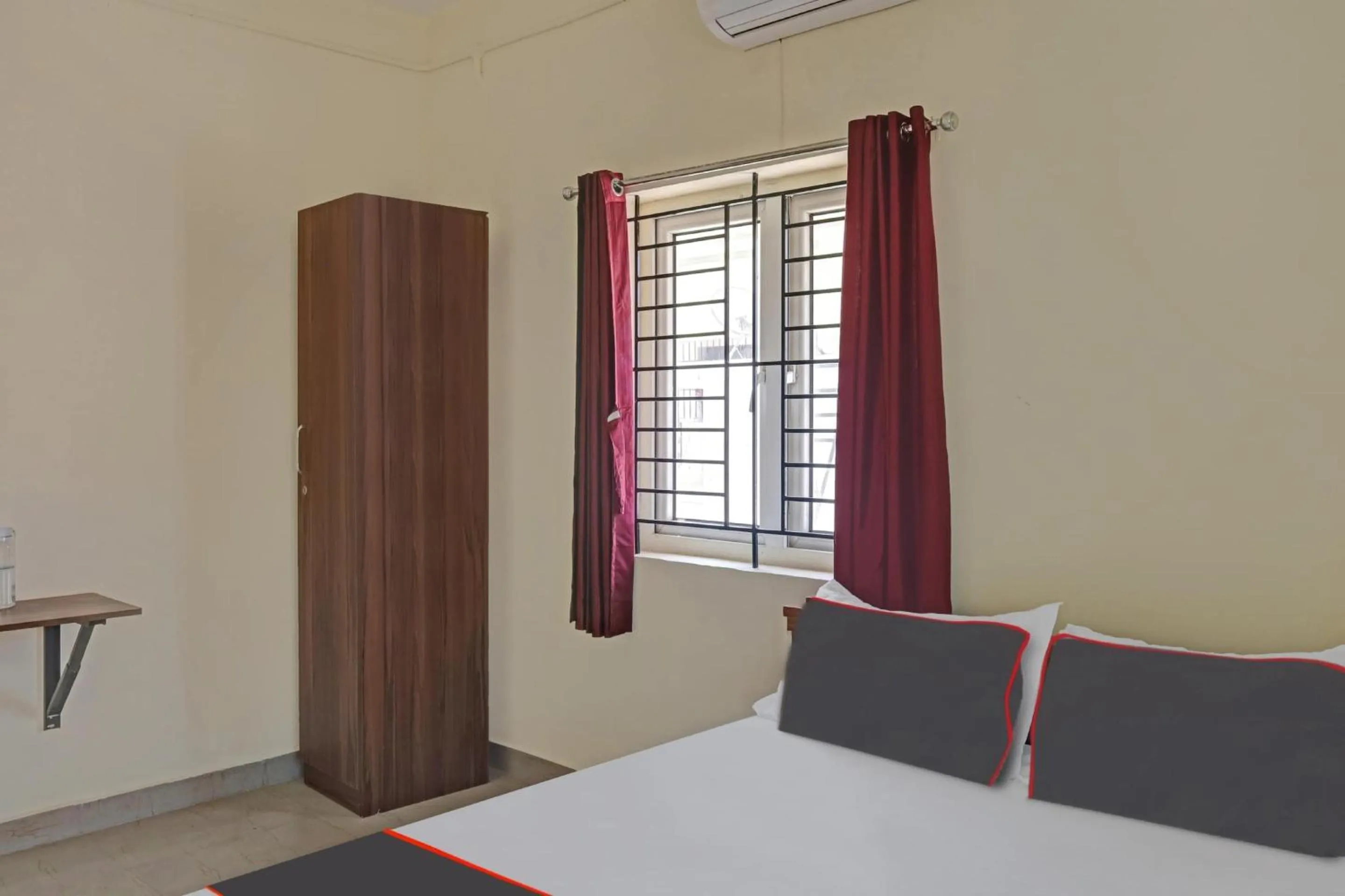 Bedroom, Bed in Collection O Orchid Residency Medavakkam