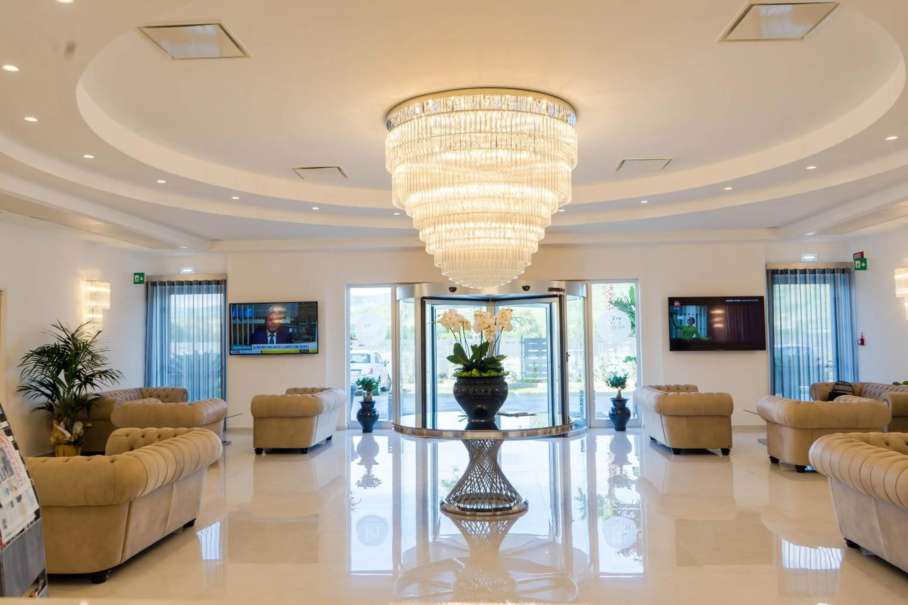 Lobby or reception in PM Hotel