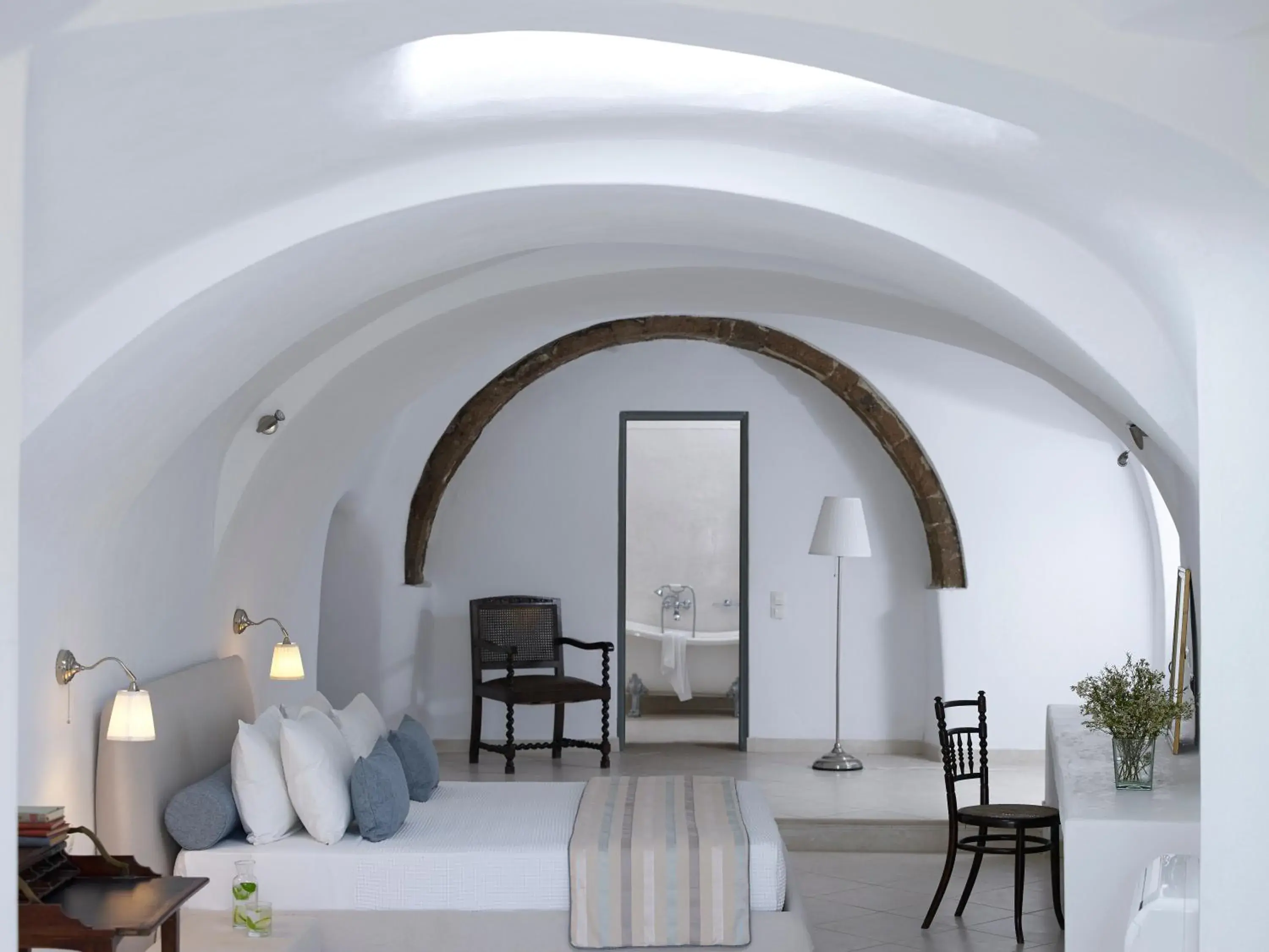 Honeymoon Suite with Private Hot Tub in Zannos Melathron Honeymoon Suite with Private Hot Tub in Zannos Melathron