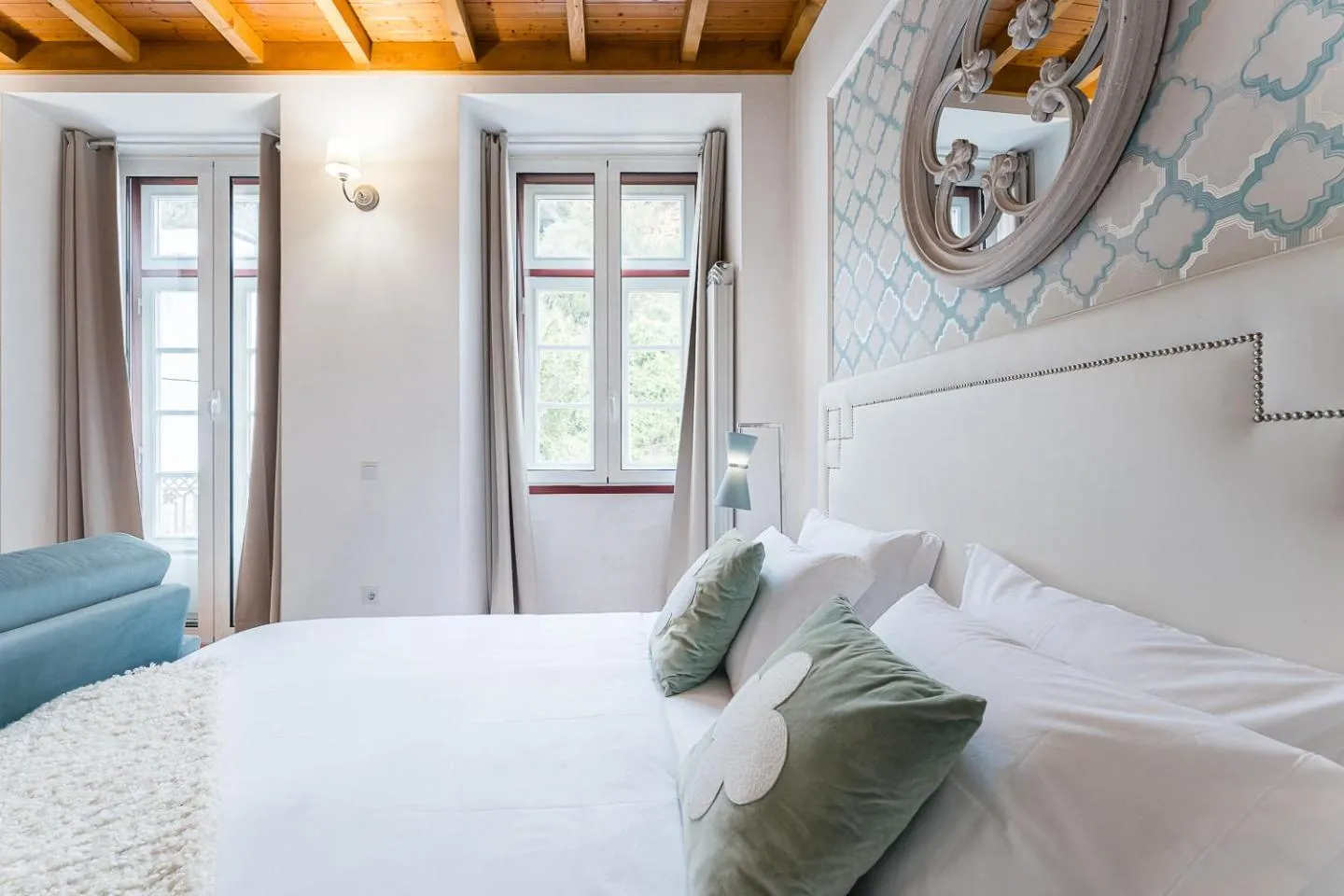 Bed in R3 Service - Five Senses in Coimbra