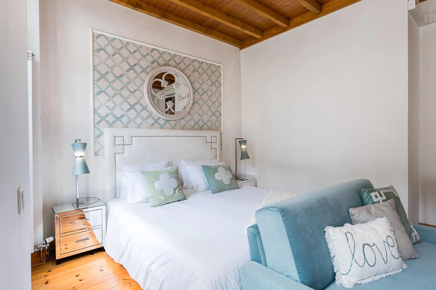 Bed in R3 Service - Five Senses in Coimbra