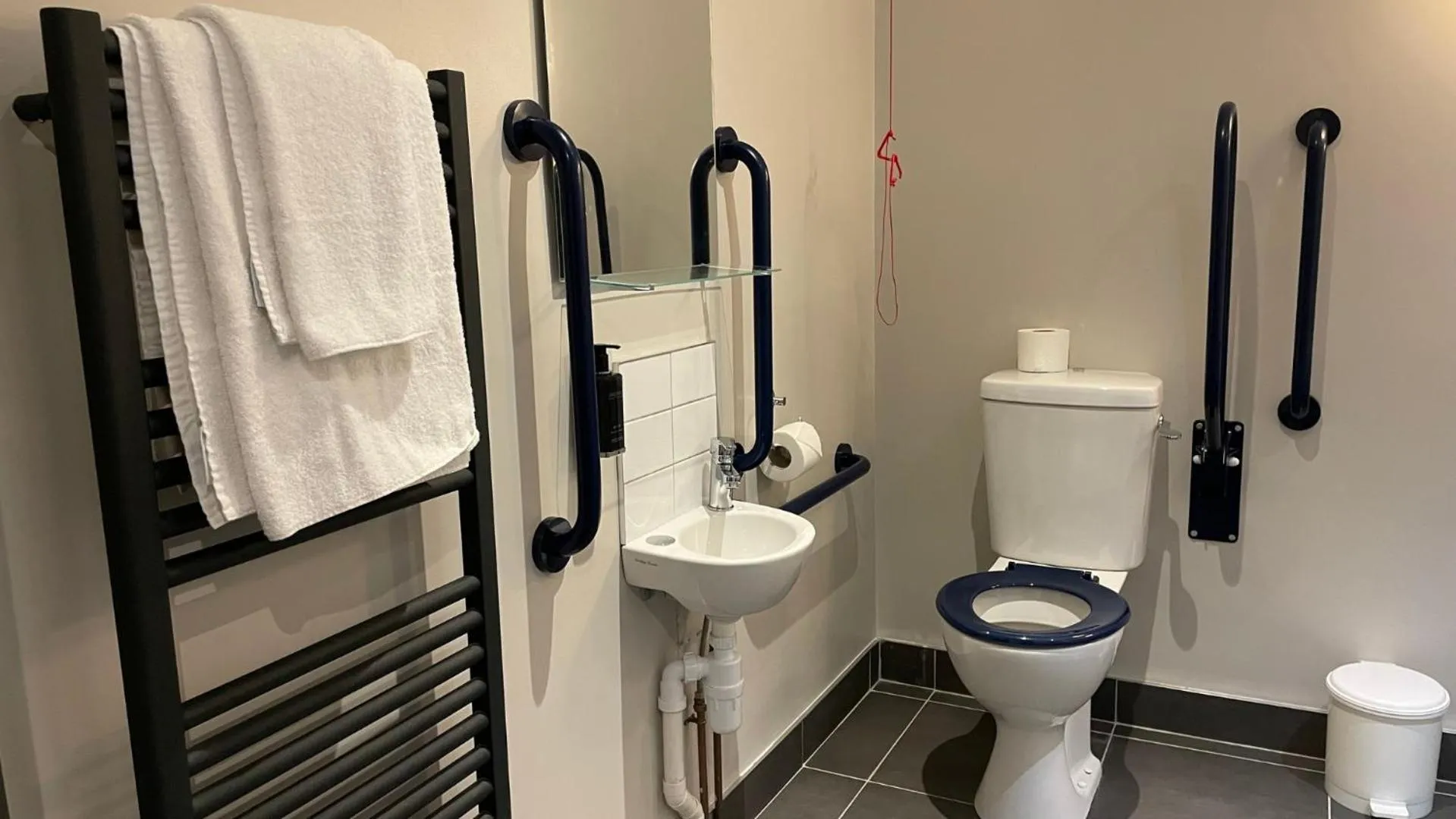 Toilet in Marine Hotel Ballycastle