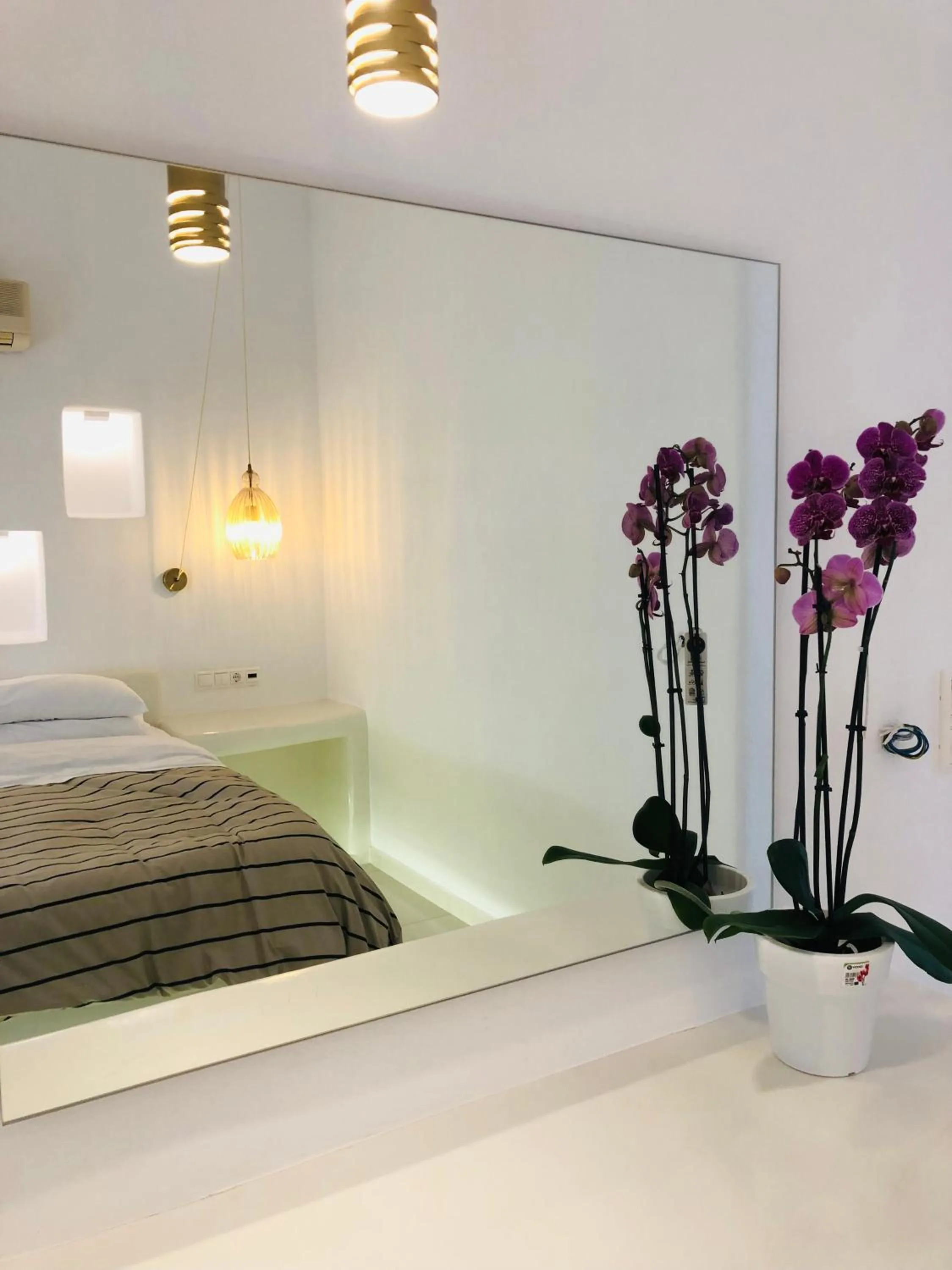 Decorative detail, Bed in Taki's Guests