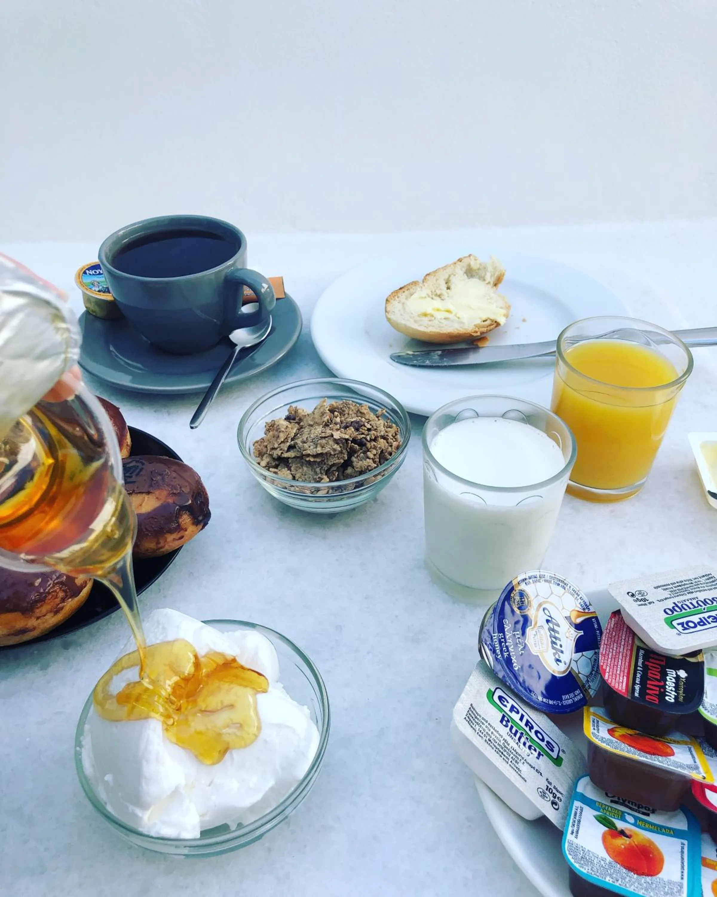 Breakfast in Taki's Guests