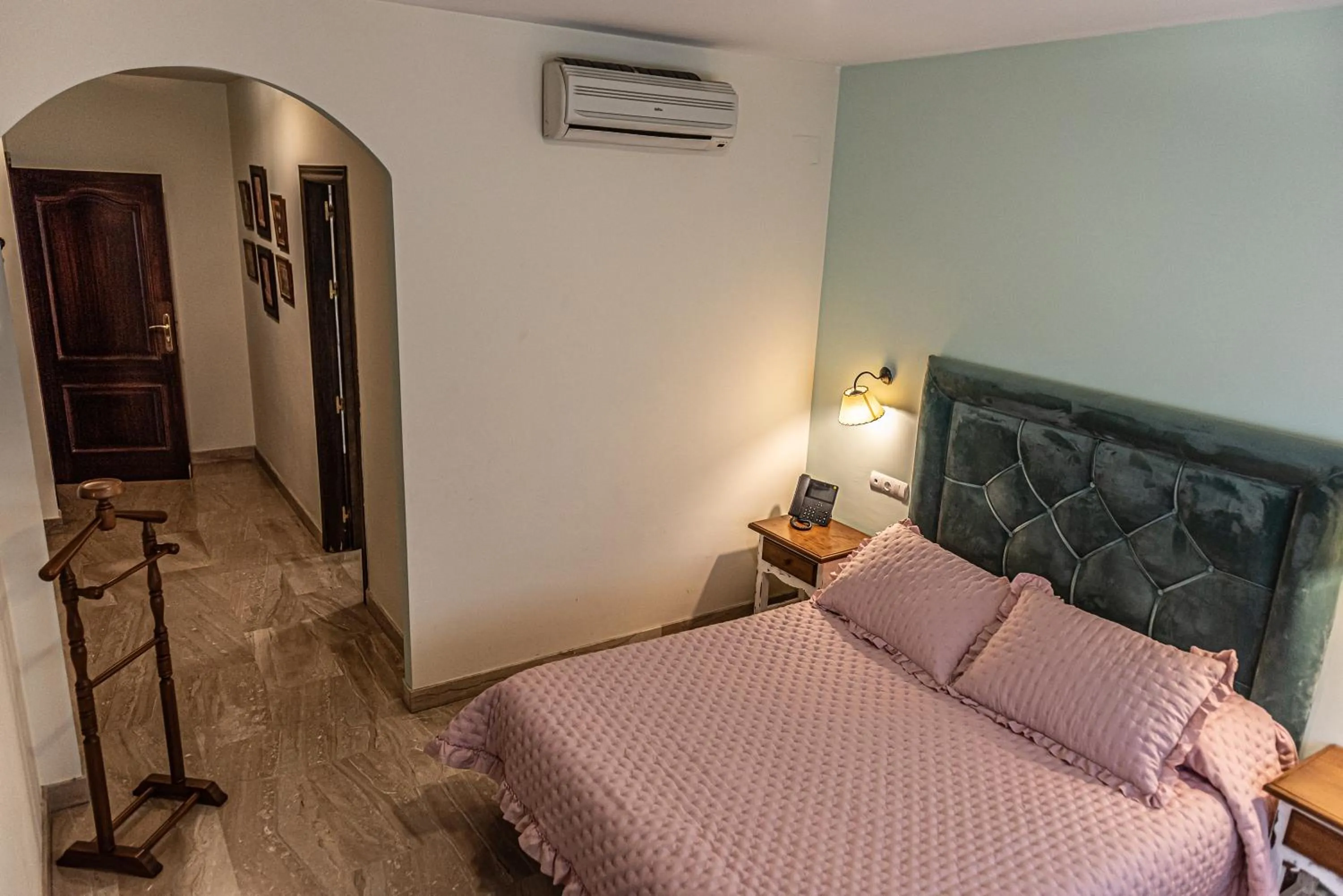 Bed in Hotel Las Rosas