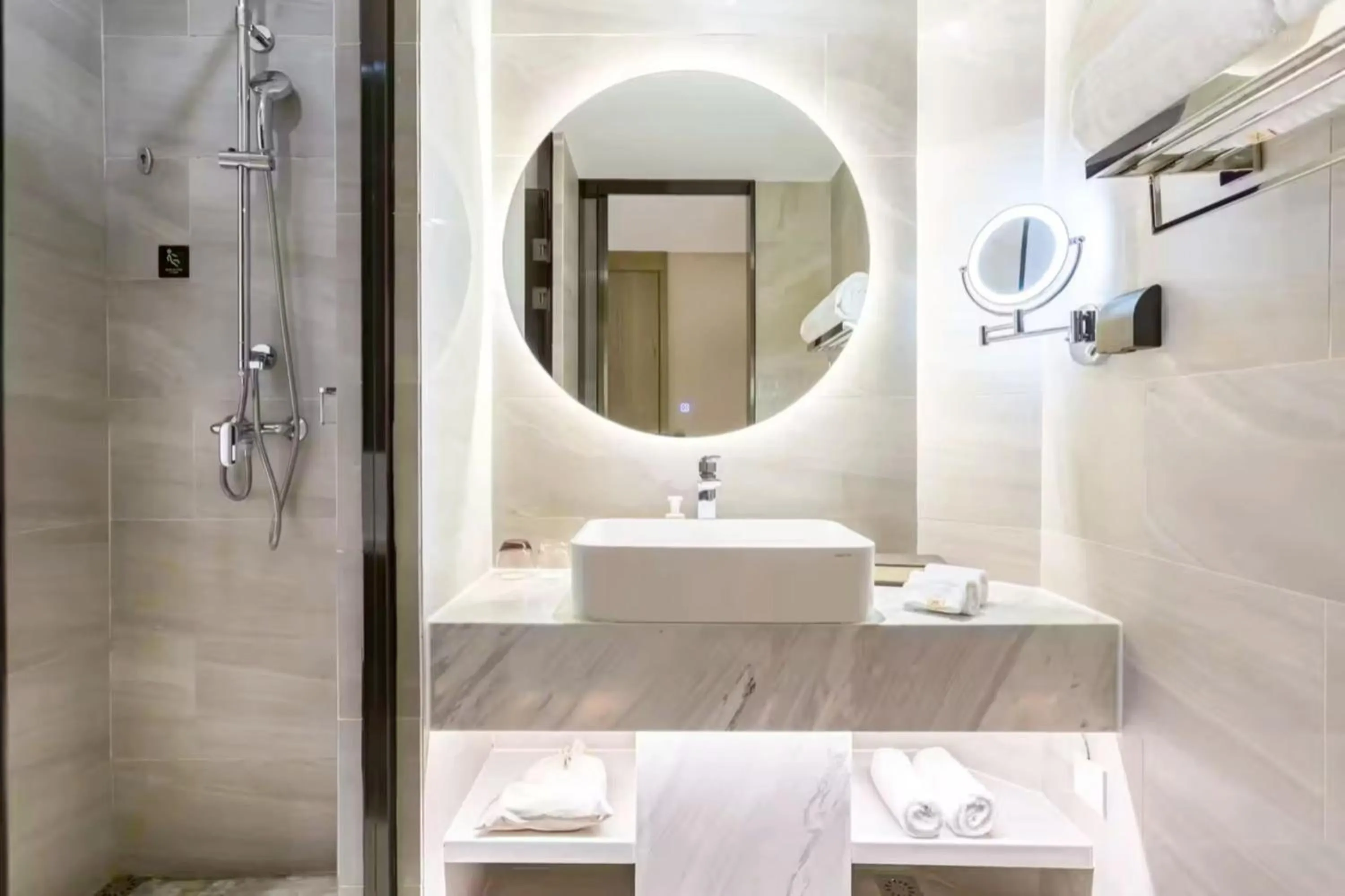 Shower in Atour Hotel Beijing Fuxingmen