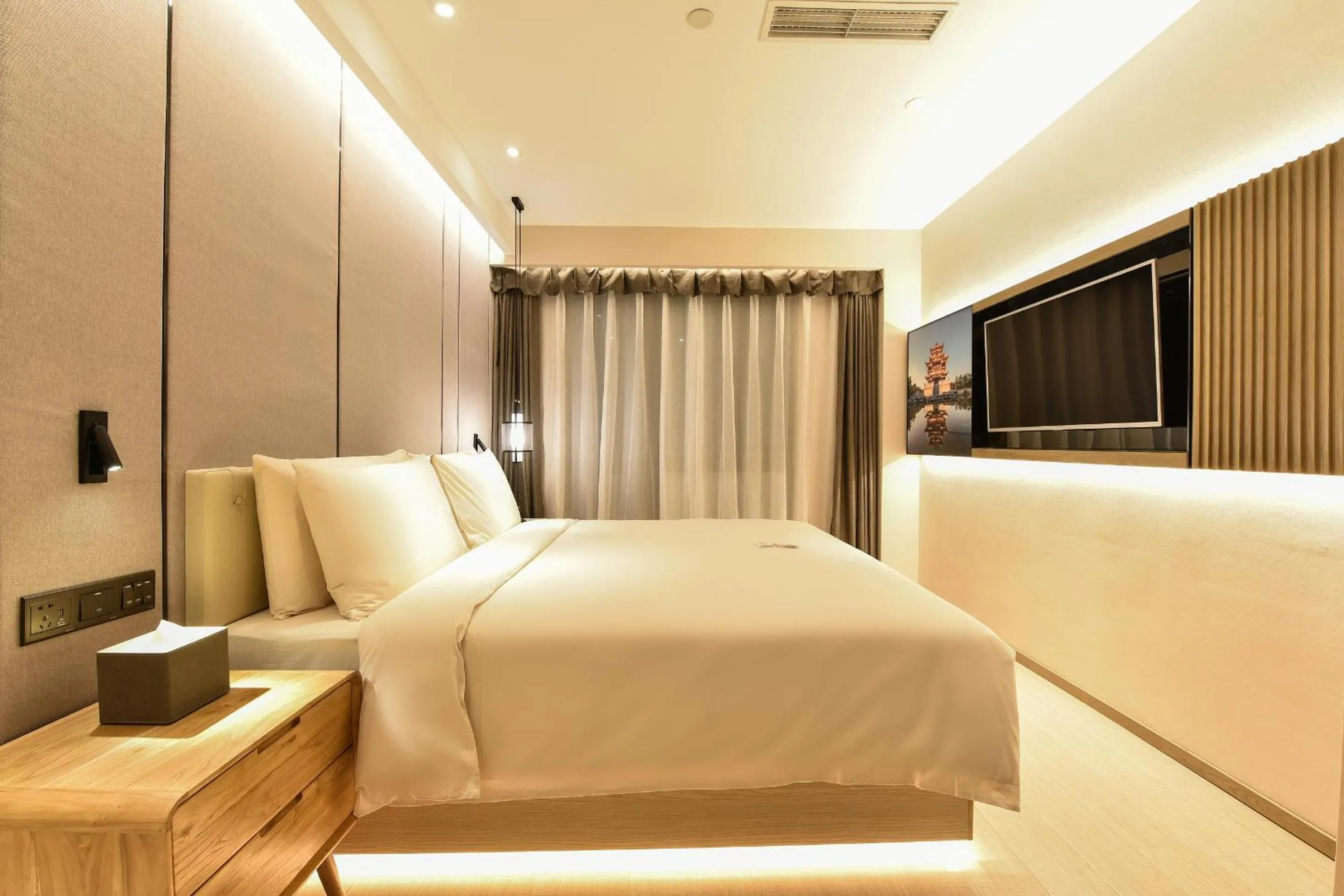 Bedroom, Bed in Atour Hotel Beijing Fuxingmen