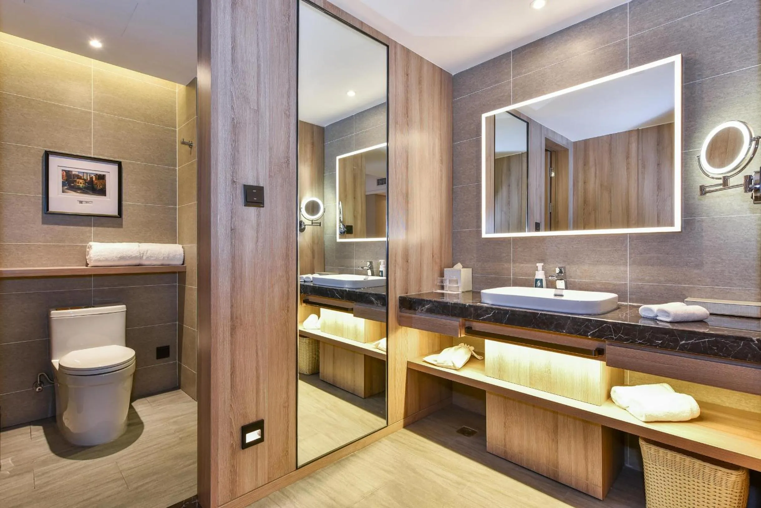 Atour Hotel Dalian Development Zone Jinma Road