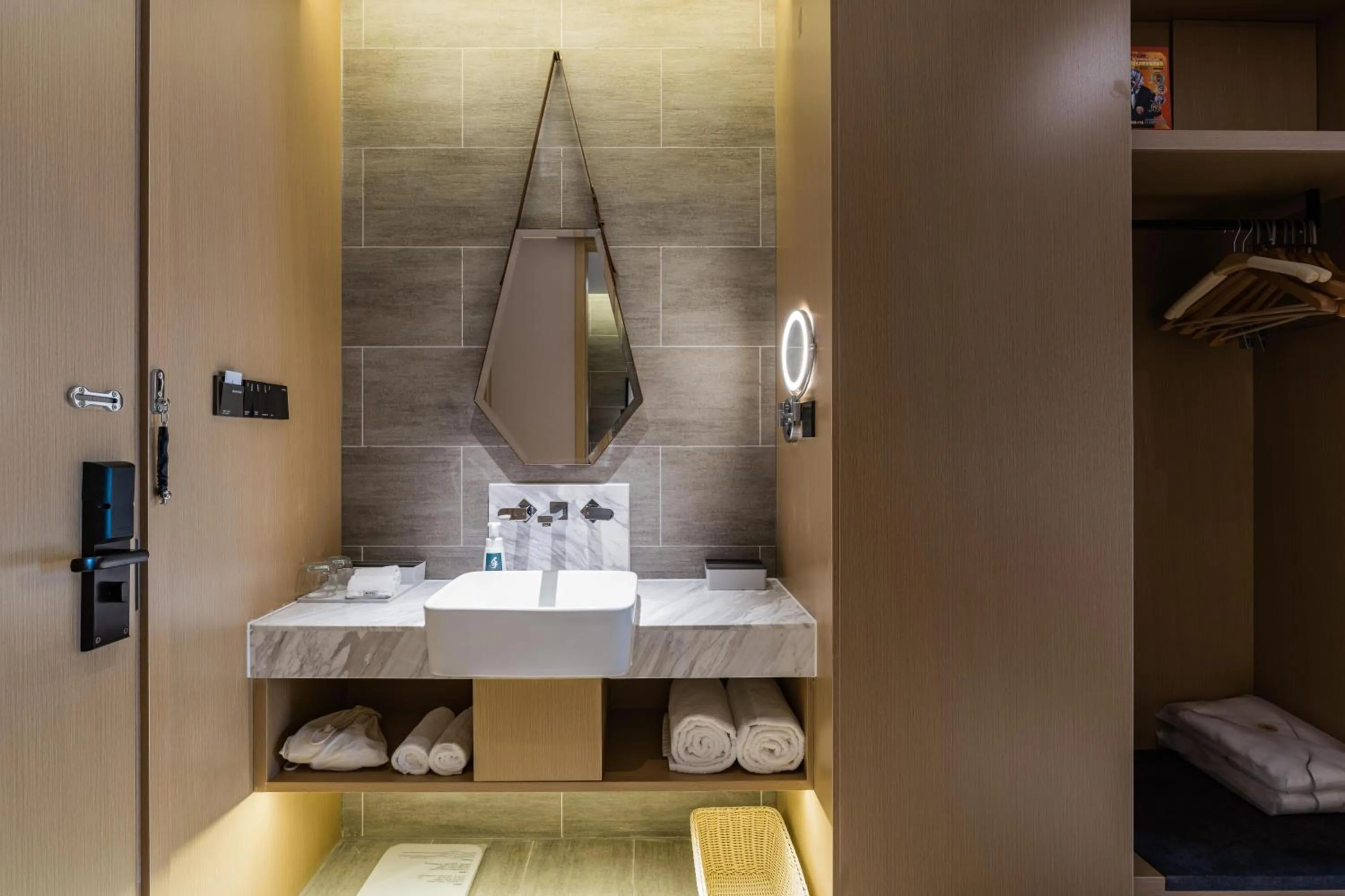 Property building in Atour Hotel Shanghai New International Expo Center Maglev Station