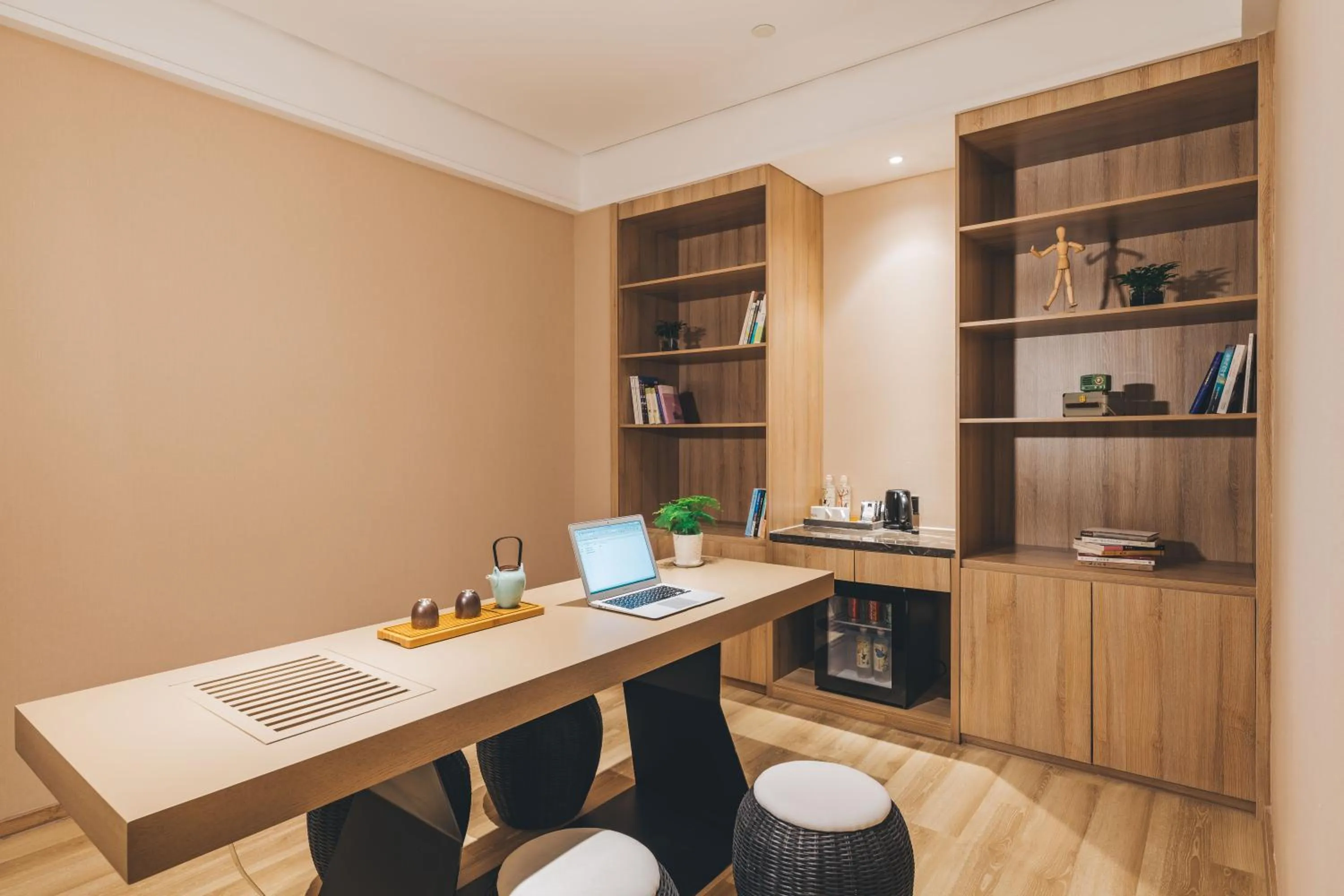 Dining area in Atour Hotel Shanghai New International Expo Center Maglev Station