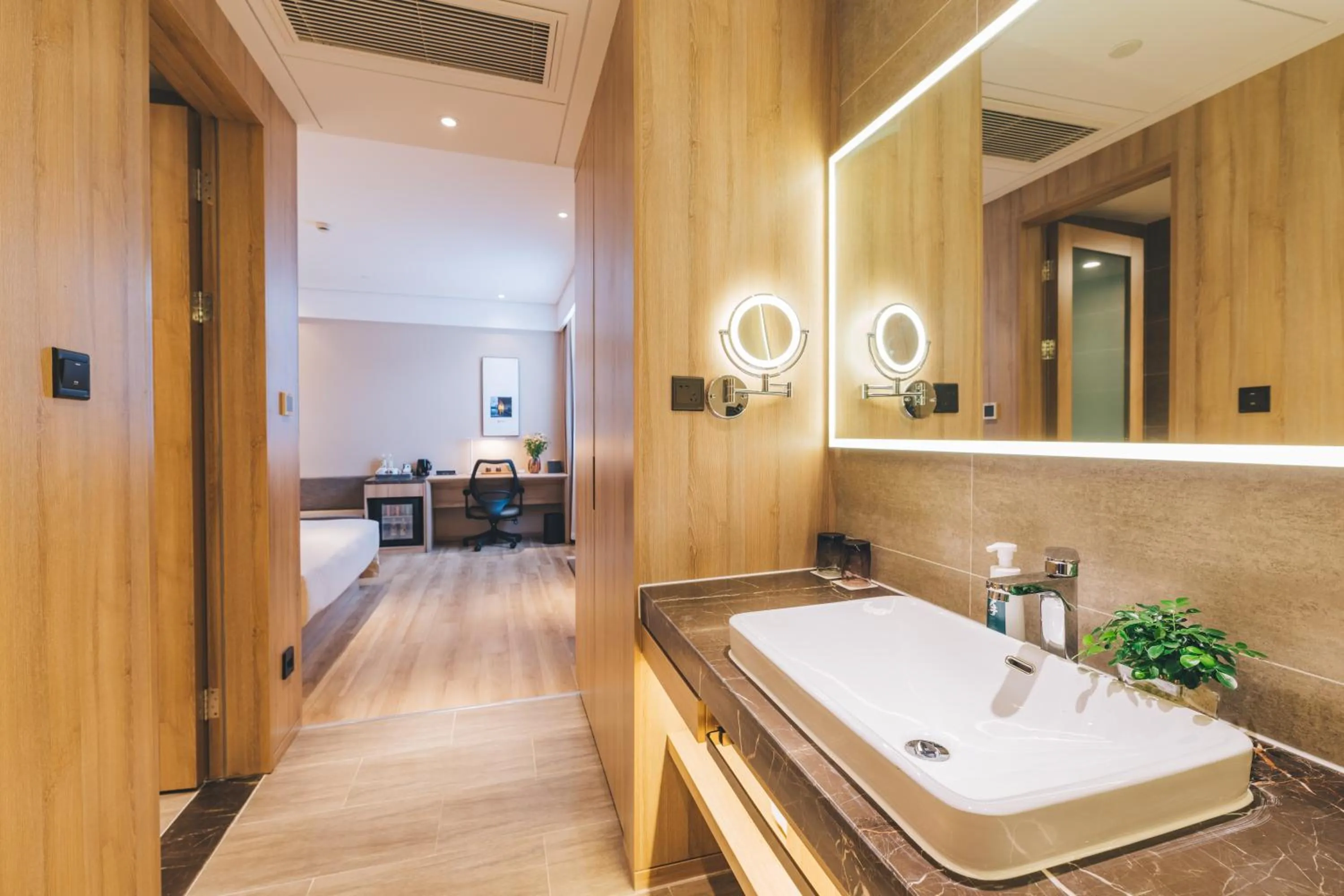 Bed in Atour Hotel Shanghai New International Expo Center Maglev Station